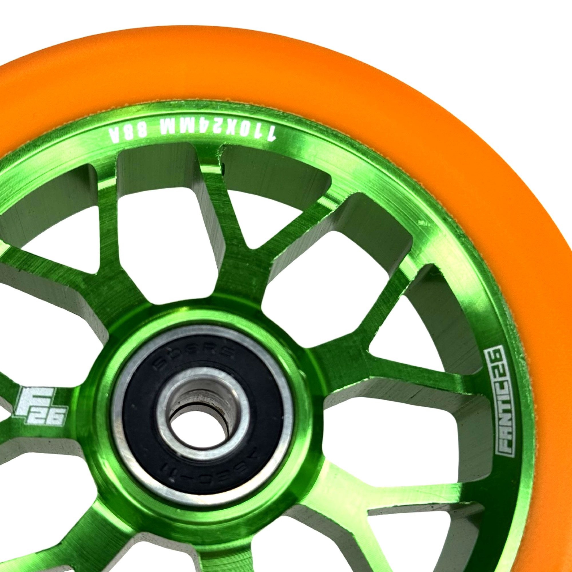 Fantic26 Stuntscooter Fantic26 Spy7 Stunt-Scooter Rolle 110mm Abec11 Grün/Pu Orange