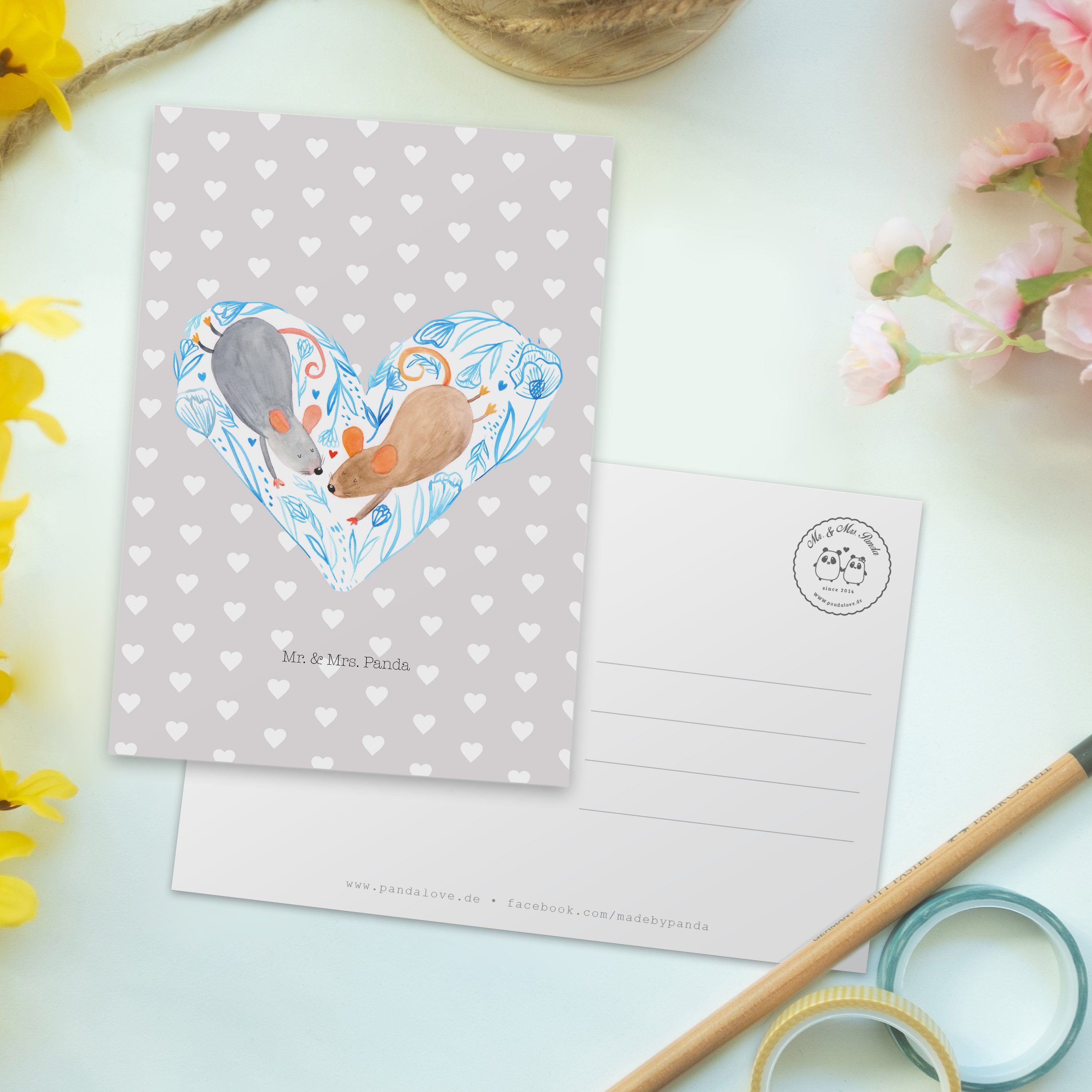 Grau Mr. Karte Postkarte Verlobung, Herz - - Mrs. Panda Ansichtskarte, Pastell Geschenk, Mäuse &