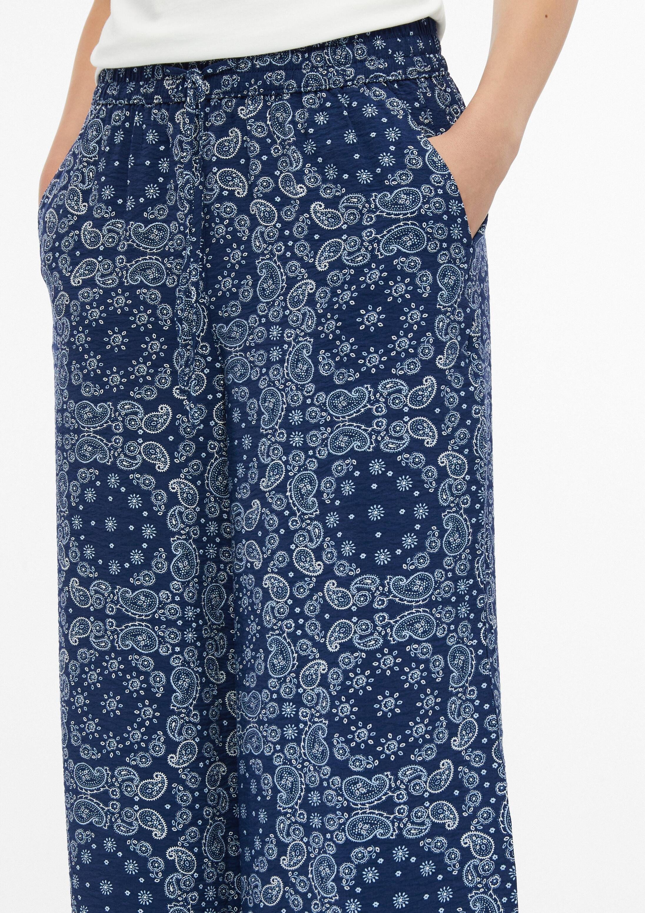 s.Oliver Chinos Hose Strukturierte Wide-Leg-Hose aus Viskosemix – Bild 4 von 5