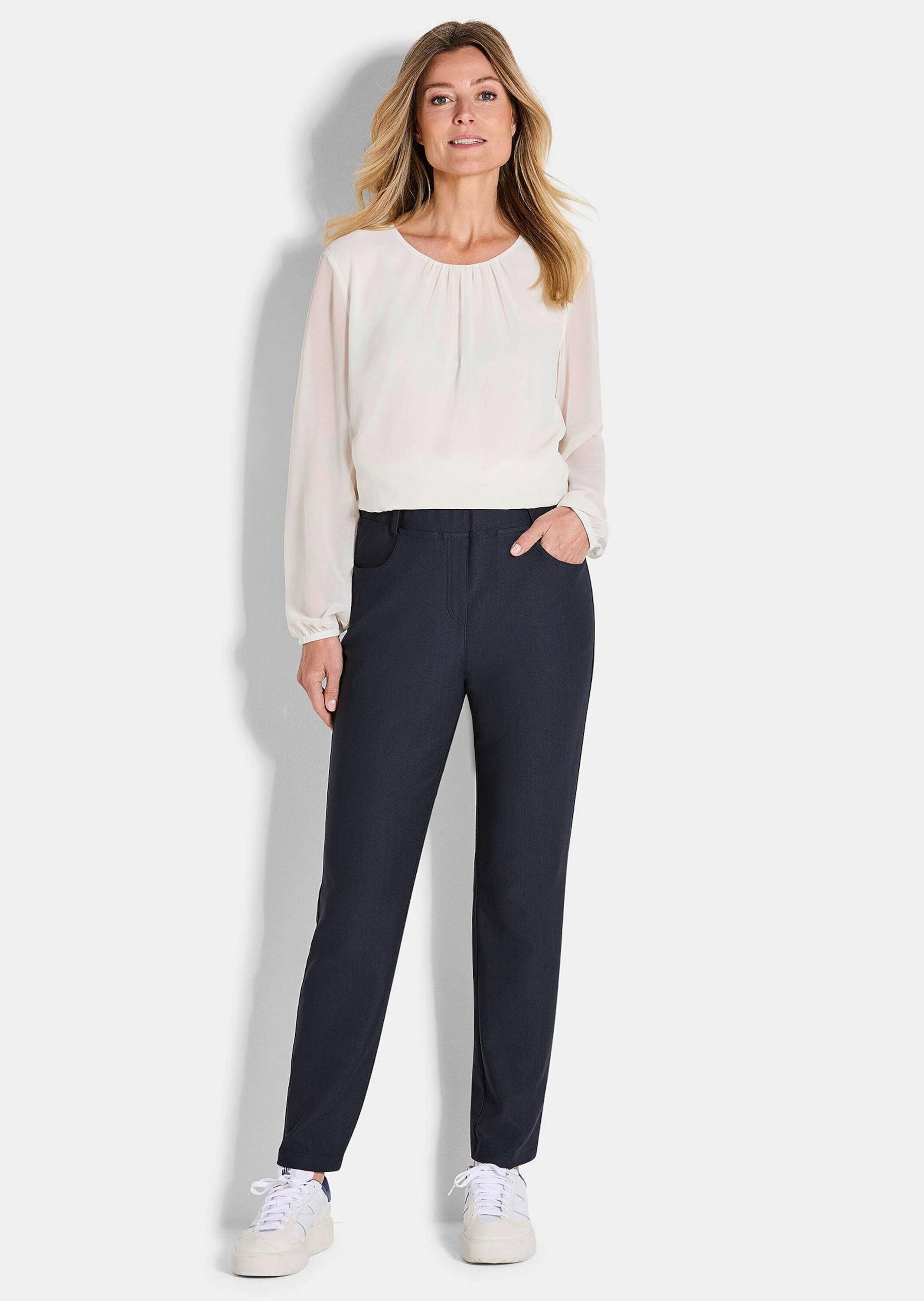 GOLDNER Stoffhose Kurzgröße: Schmale 7/8-Stretchhose LOUISA 7/8-Hose mit Ru günstig online kaufen