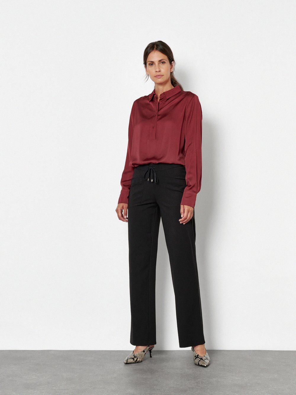 TONI Klassische Bluse Celina aus seidiger Viskose