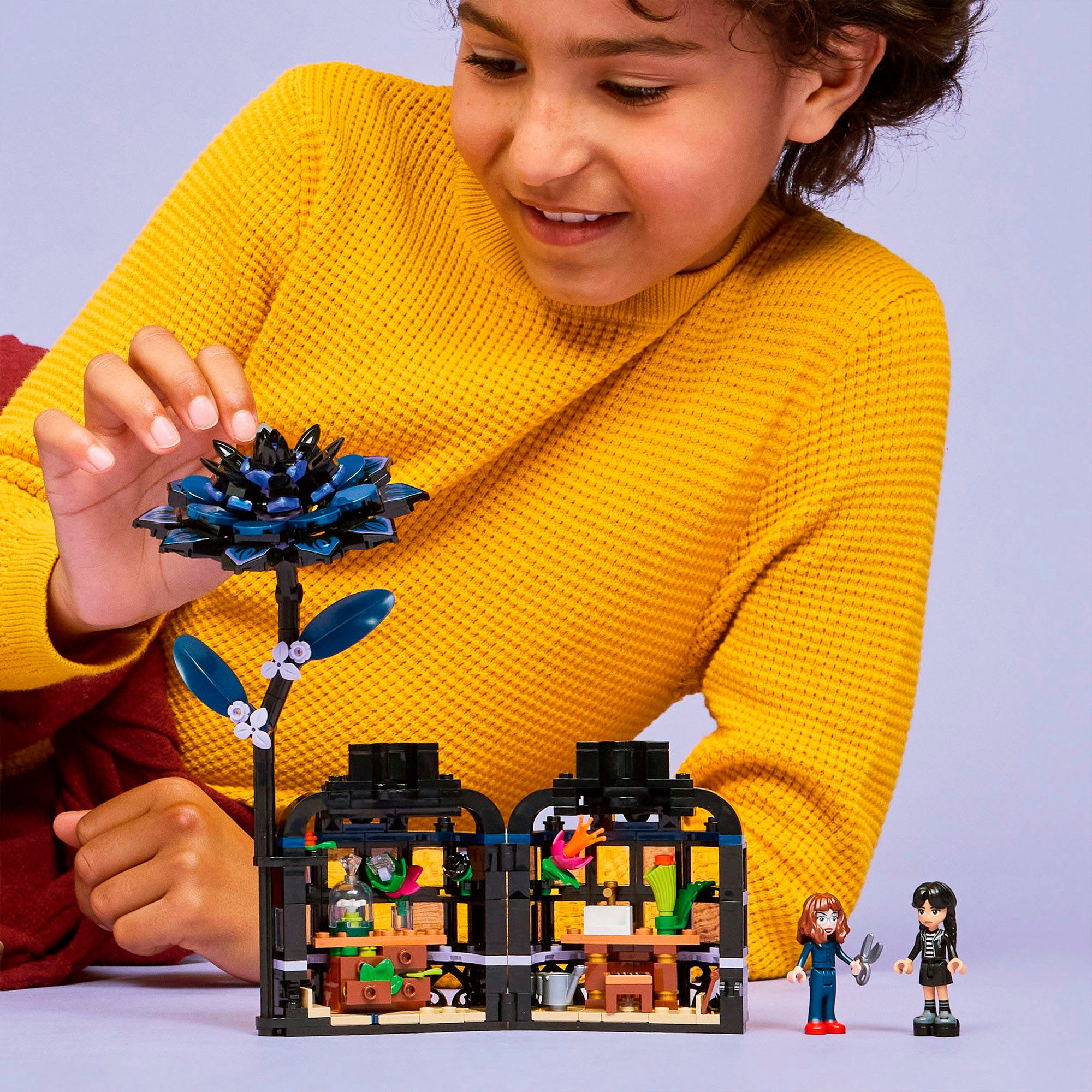LEGO® Schwarze Dahlie (76784), LEGO Wednesday günstig online kaufen