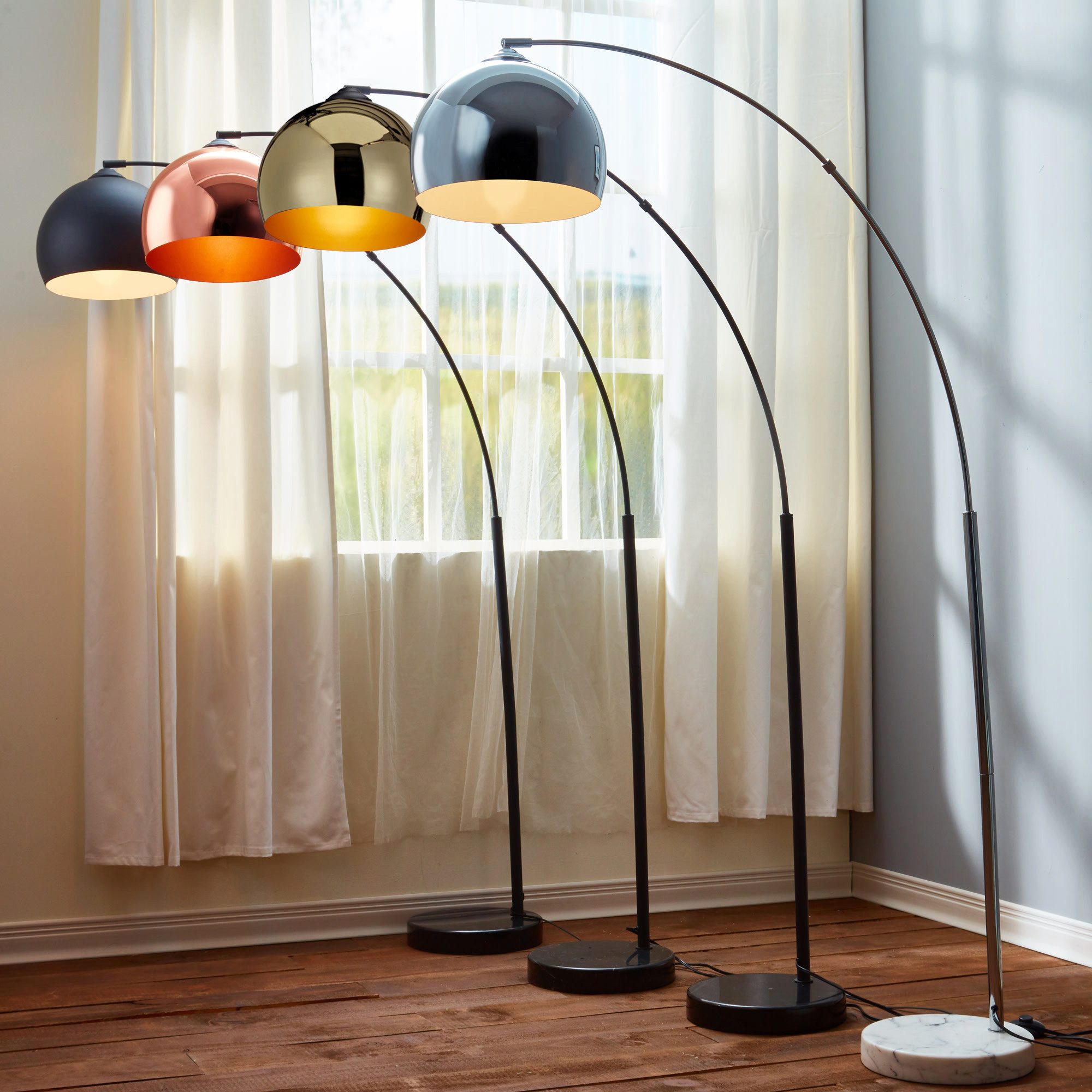 Teamson Home Bogenlampe Gebogene Stehlampe aus Metall mit Glockenschirm schwarz
