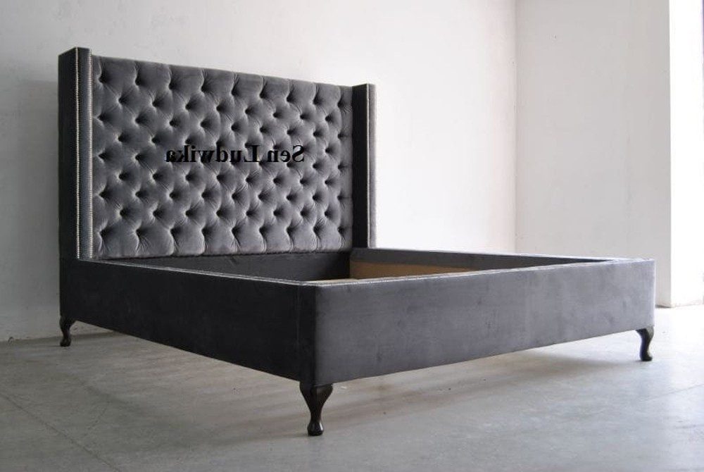 Polsterbett Chesterfield Bett aus Leder und Samt im eleganten Design
