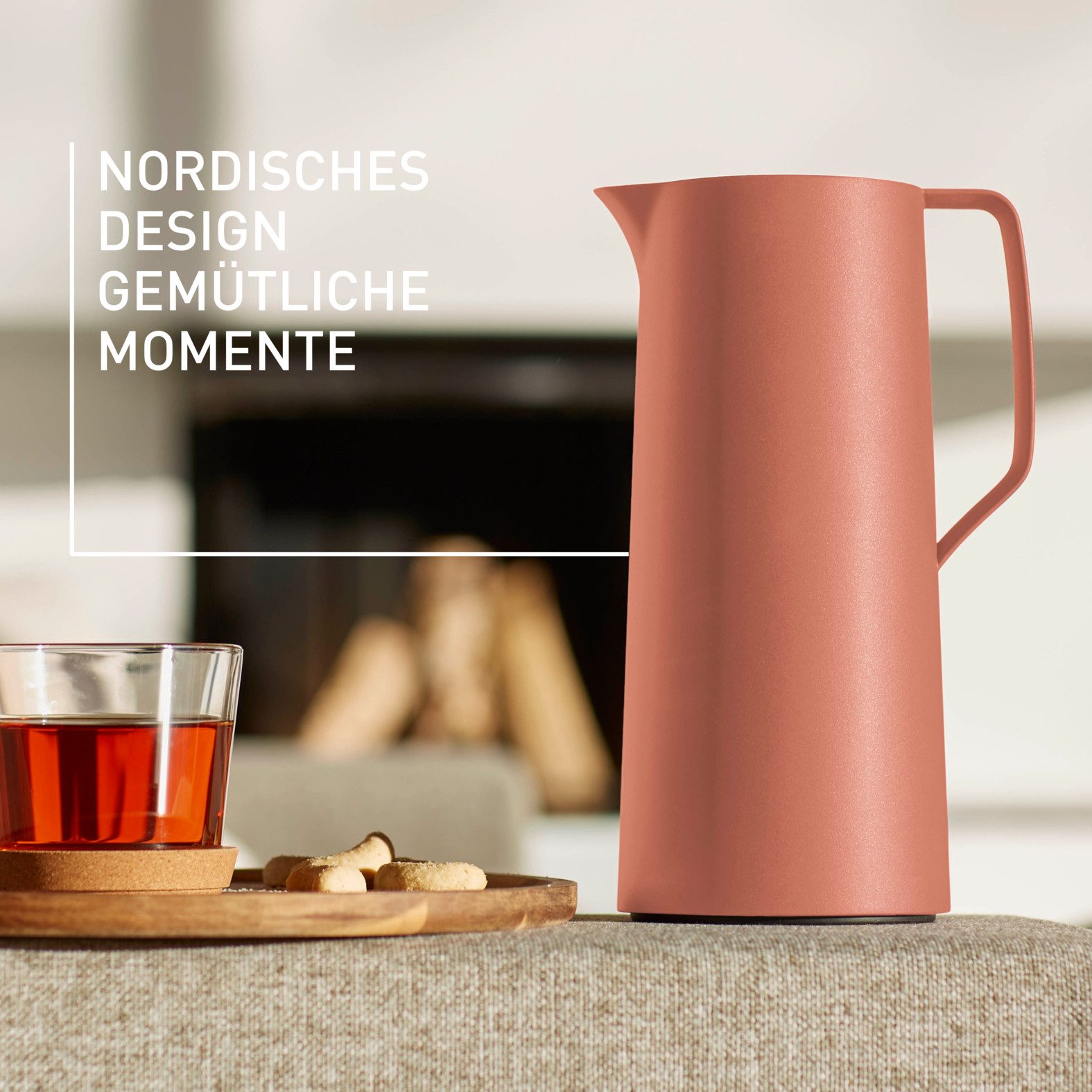 Emsa Isolierkanne Motiva in modernem Design, 100% auslaufsicher, Made in Germany, 1 l, (doppelwandiger Glasisolierkolben, bis zu 12h warm/24h kalt), Quick-Press-Deckel, Einhandbedienung, ergonomischer Schraubdeckel