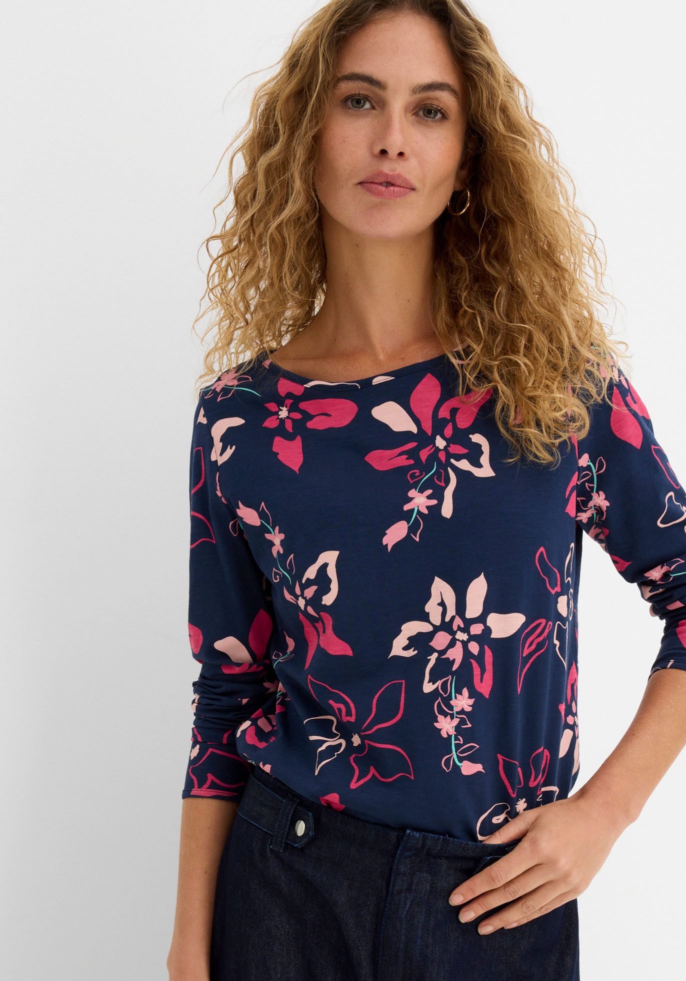 bonprix Langarmshirt figurumspielende Passform, Langarm-Design, für Frühling und Sommer