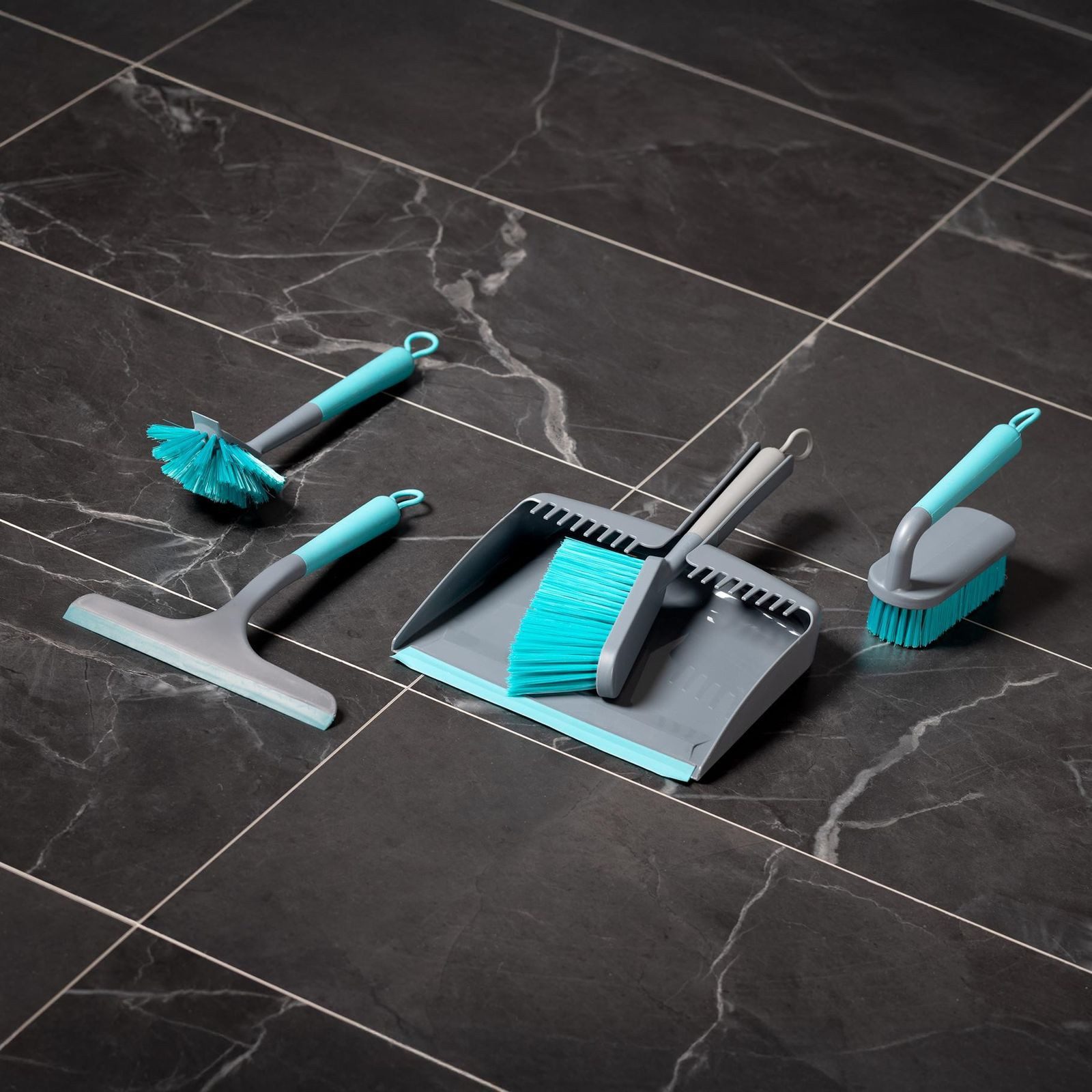 Gravidus Reinigungsbürsten-Set 5-teiliges Reinigungsset mit Handfeger, Schaufel, Bürsten & Abzieher