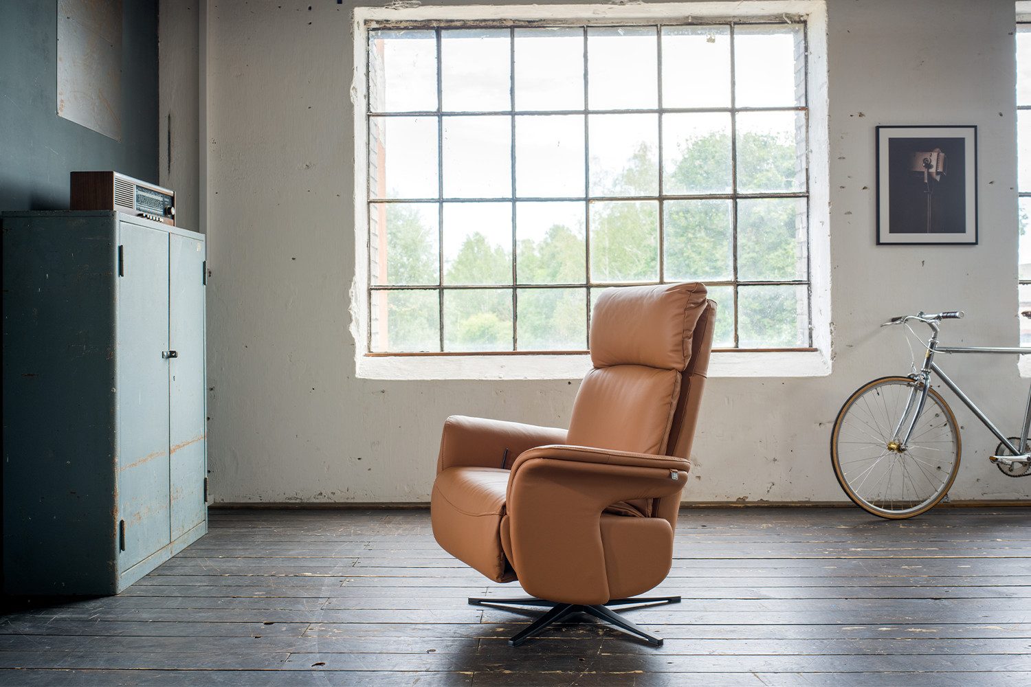 KAWOLA Relaxsessel NAMA Leder braun - Bequem & Drehbare Basis - Komfort, Drehbare Basis, Relaxfunktion & verstellbare Kopfstütze