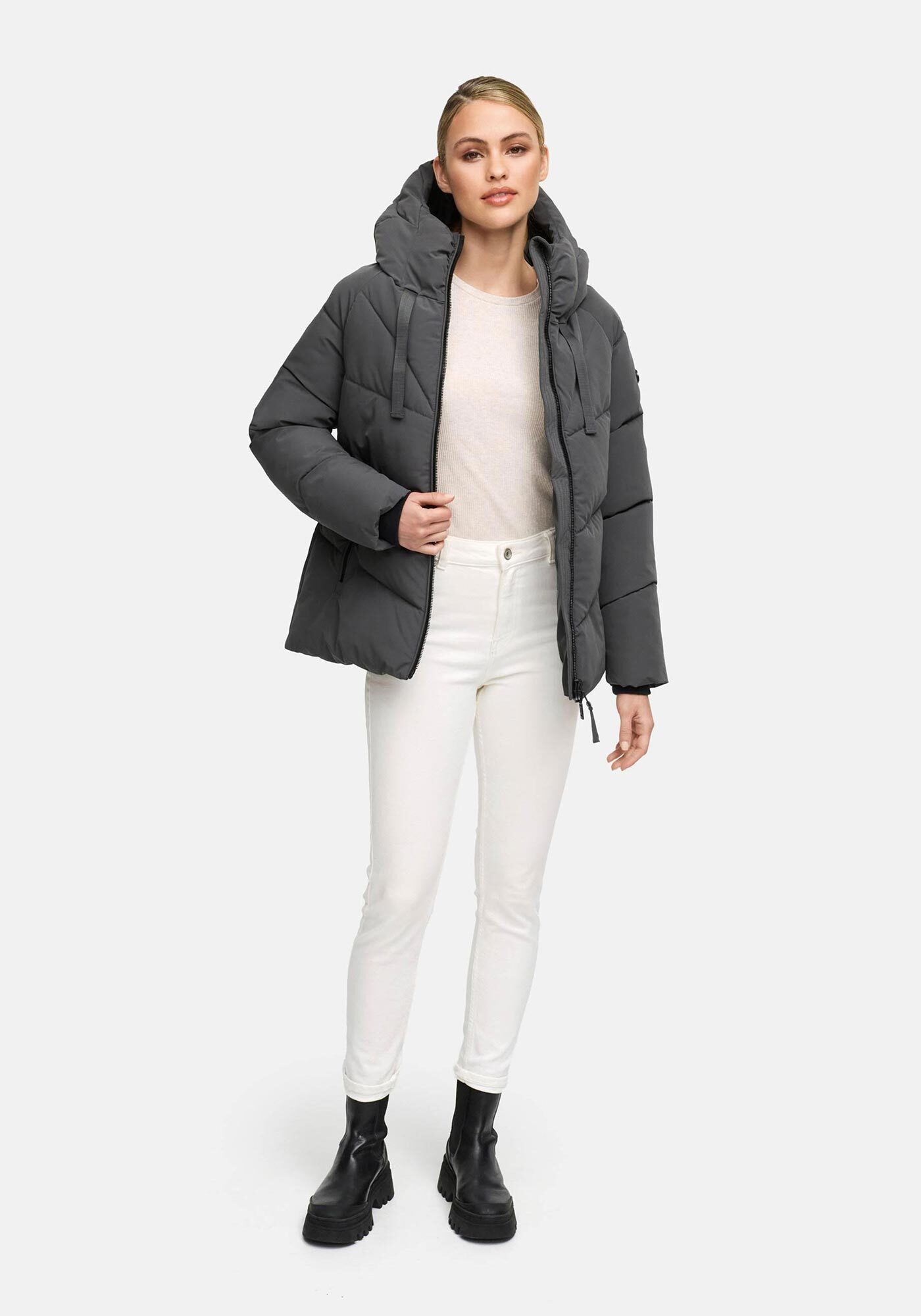 Marikoo Winterjacke Kwamee Schräg gesteppte Winterjacke mit fester Kapuze