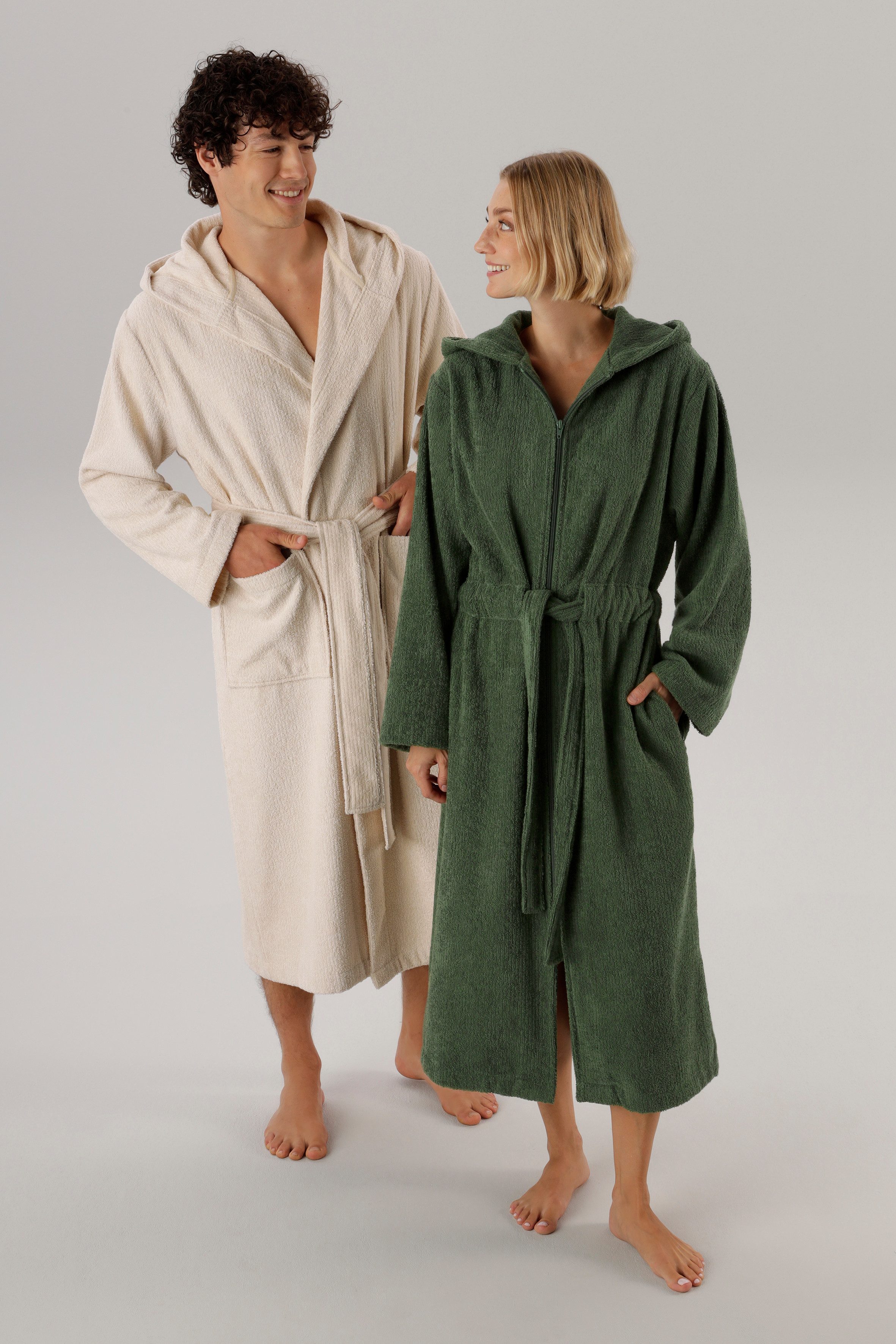 OTTO home Unisex-Bademantel Riva, für Damen & Herren, Standard & Premium Qualität, Langform, Walkfrottee, Kapuze, Gürtel, 100 % Baumwolle, Reise, Hotel, Sauna,  – Bild 2 von 5
