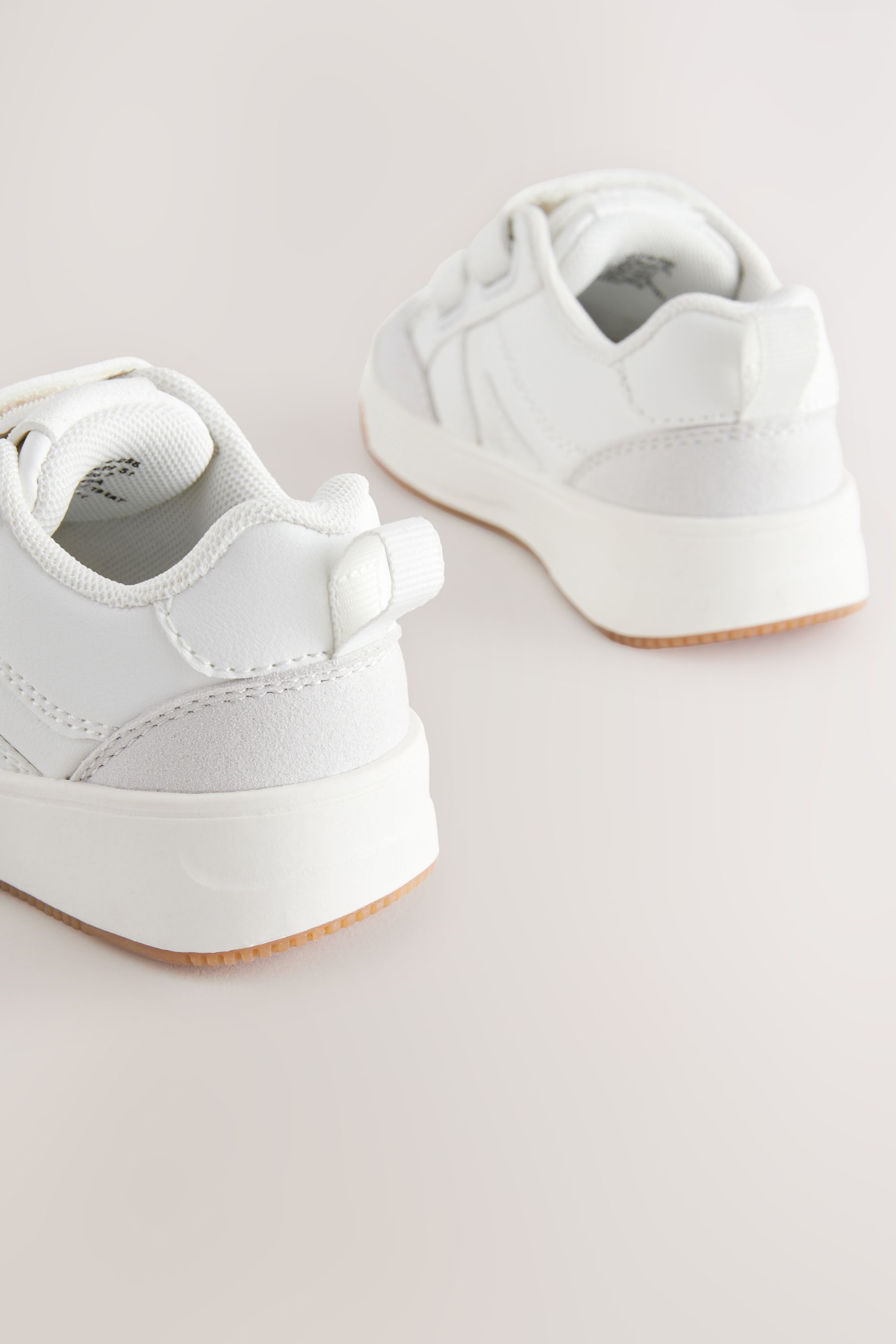 Next Sneaker mit doppeltem Klettverschluss - weit Sneaker (1-tlg)
