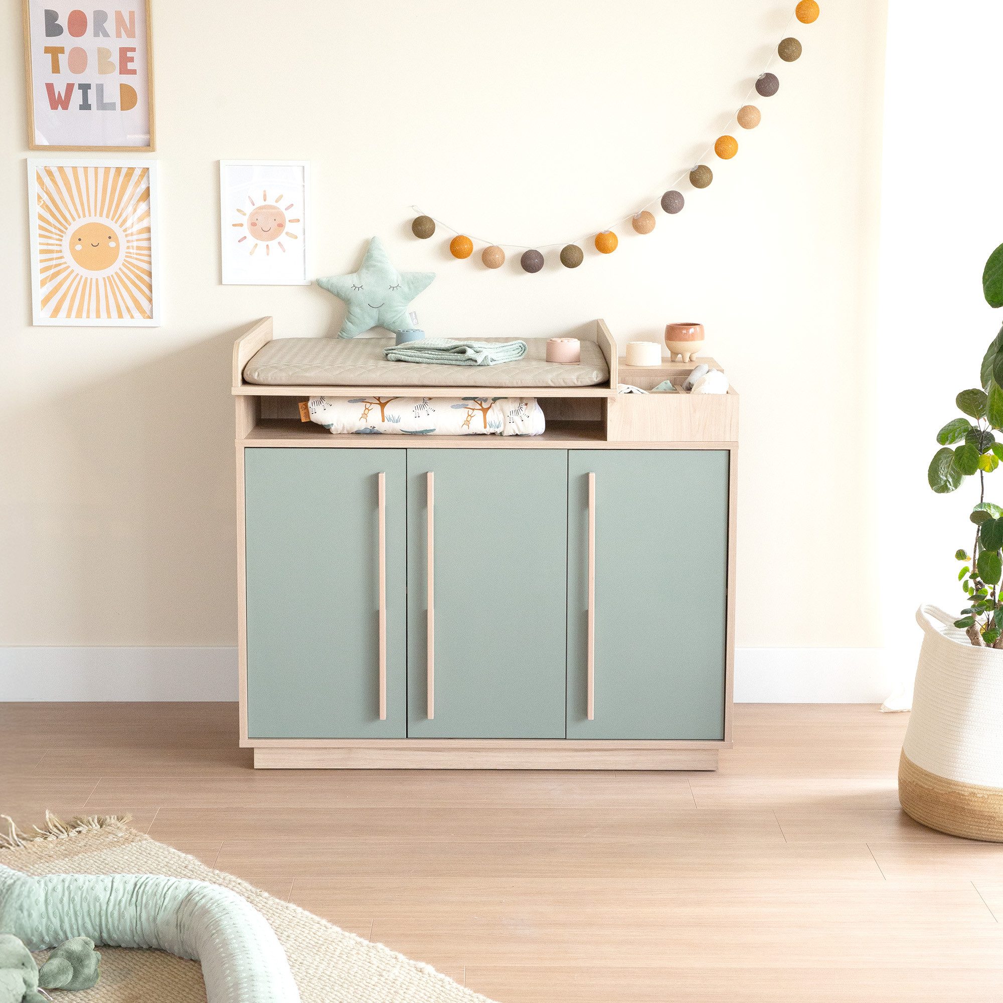 roba® Wickelkommode Selva - Babykommode mit 3 Türen - Schilfgrün