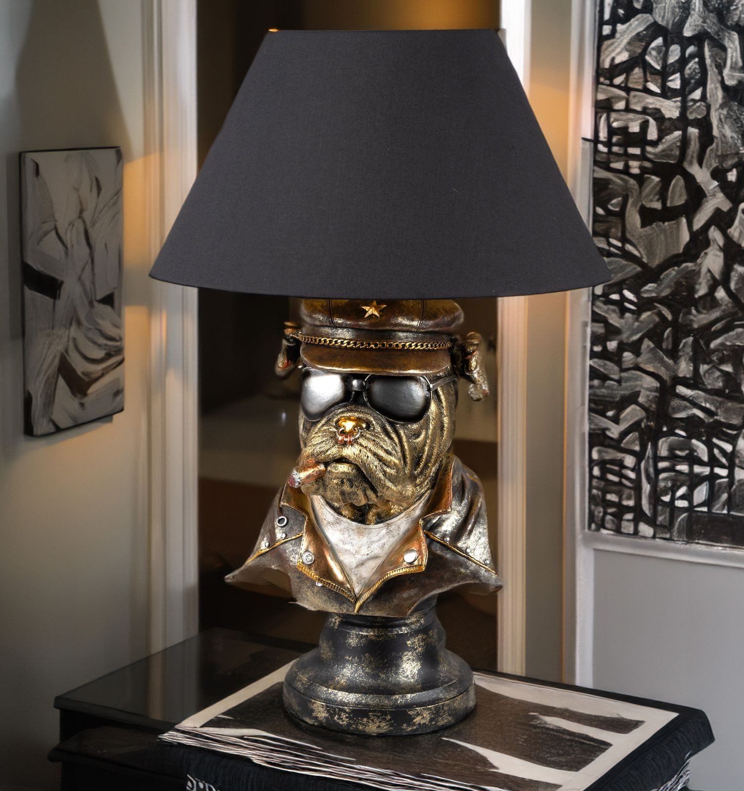 Kremers Schatzkiste Stehlampe Antikfarbene Hundelampe mit schwarzem Stoffsc günstig online kaufen