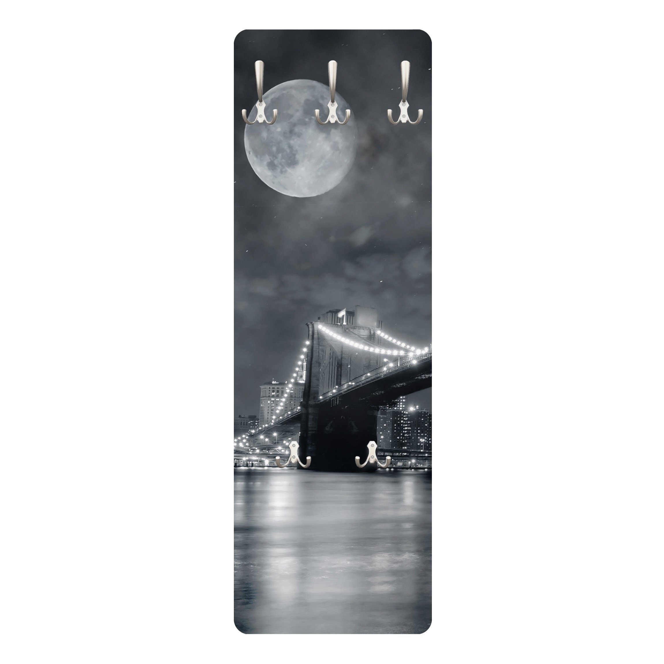 Bilderdepot24 Garderobenpaneel schwarz-weiß Schwarz Weiß Städte Skyline Manhattan Mysteries Design (ausgefallenes Flur Wandpaneel mit Garderobenhaken Kleiderhaken hängend), moderne Wandgarderobe - Flurgarderobe im schmalen Hakenpaneel Design