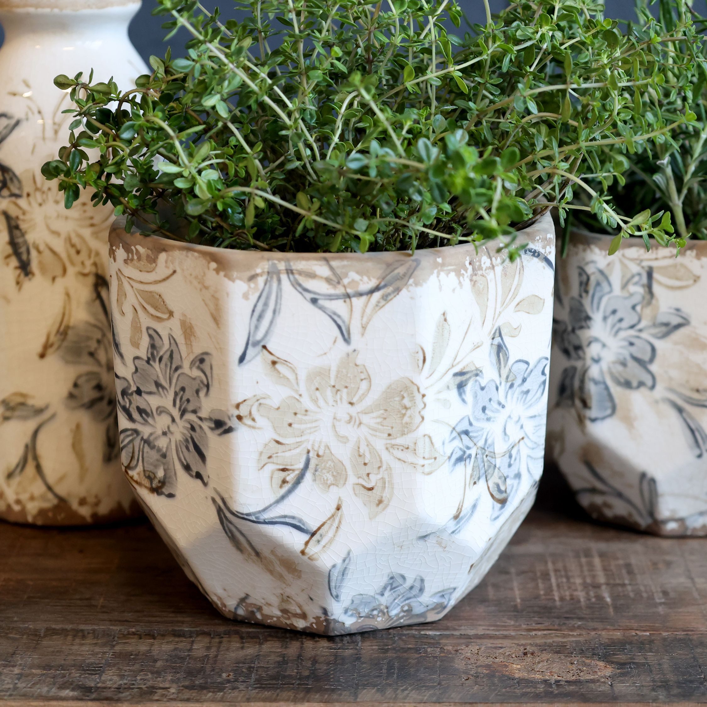 Chic Antique Übertopf Chic Antique * Croix Übertopf H13/D14 cm creme Keramik (1 St)