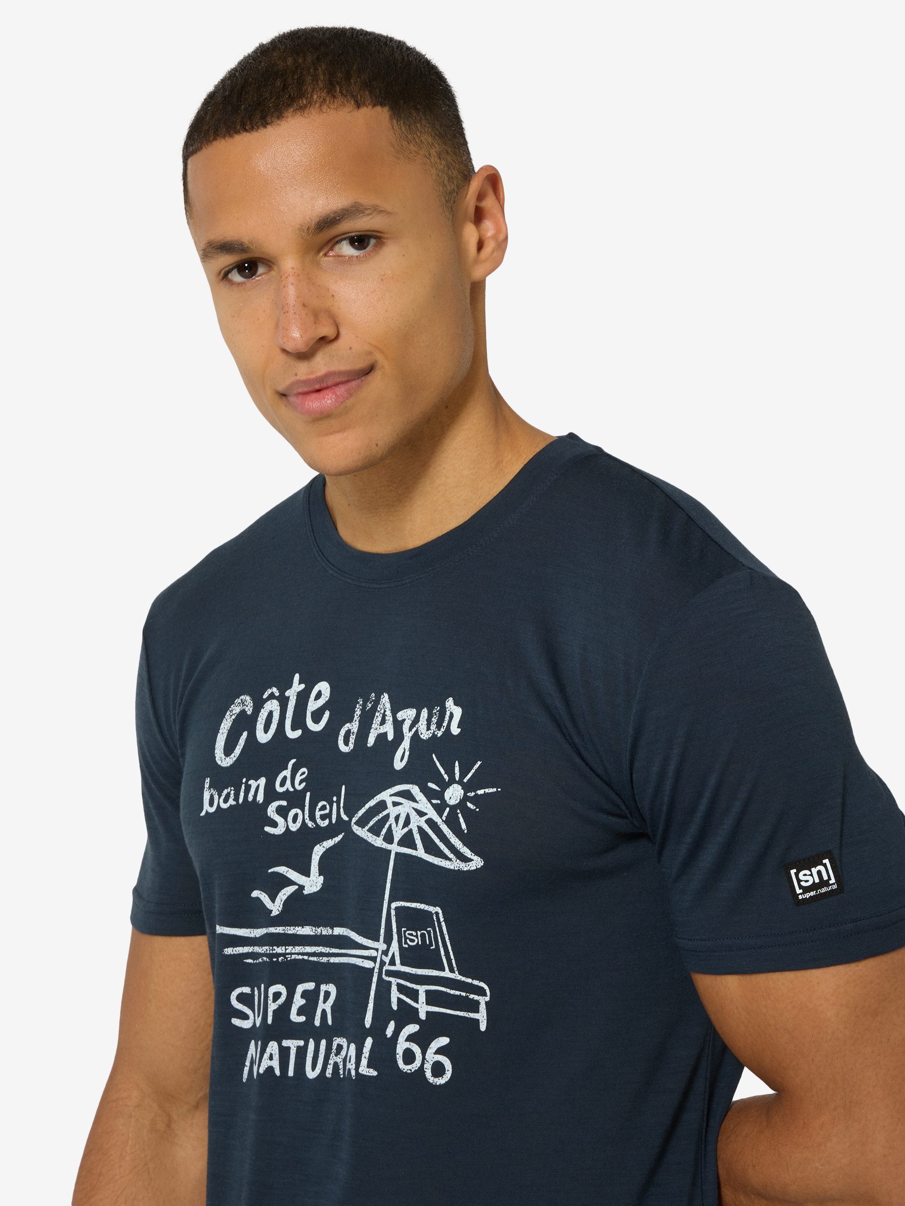 SUPER.NATURAL T-Shirt für Herren,Merino M COTE D'AZUR TEE mit Sommer-Motiv, atmungsaktiv