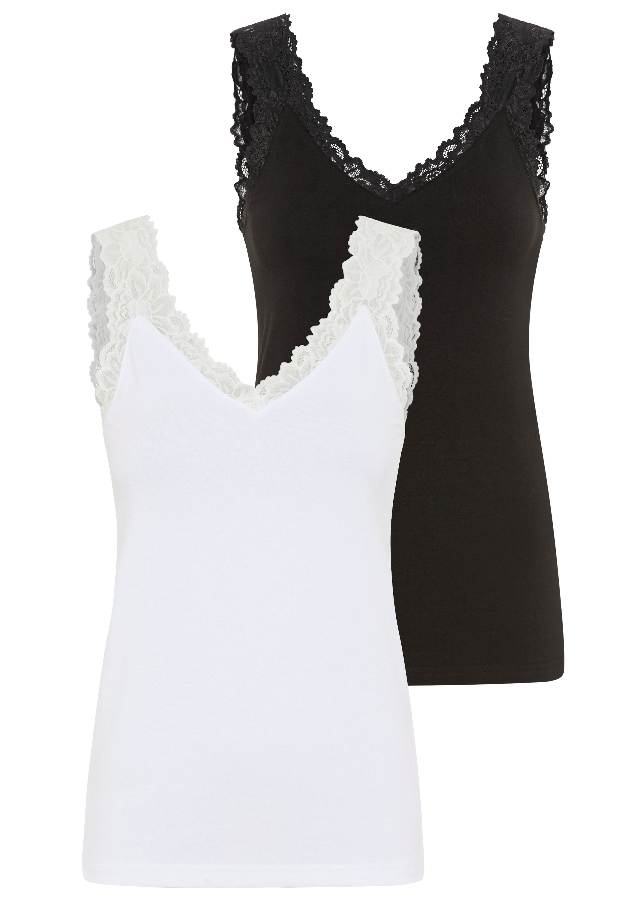 Tamaris Spitzentop mit femininen V-Ausschnitt, figurbetont. € 34,99, (€ 34,99 pro 1 Stk).