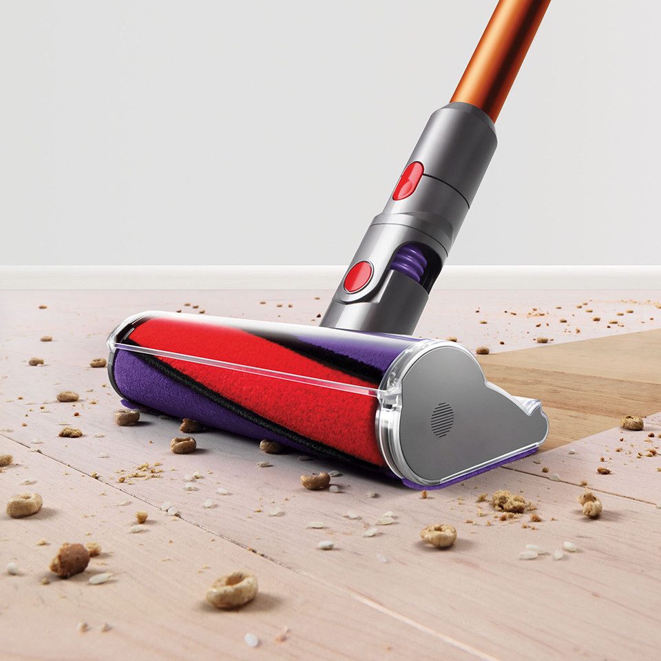 DYSON Akku-Hand-und Stielstaubsauger V10, 545 W, beutellos, Die Saugkraft eines kabelgebundenen Staubsaugers.