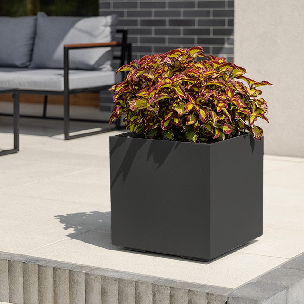 ONDIS24 Pflanzkübel Caro Beton Optik Blumenkübel mit Rollen aus Kunststoff 100% Recycled, frostsicher und UV-beständig
