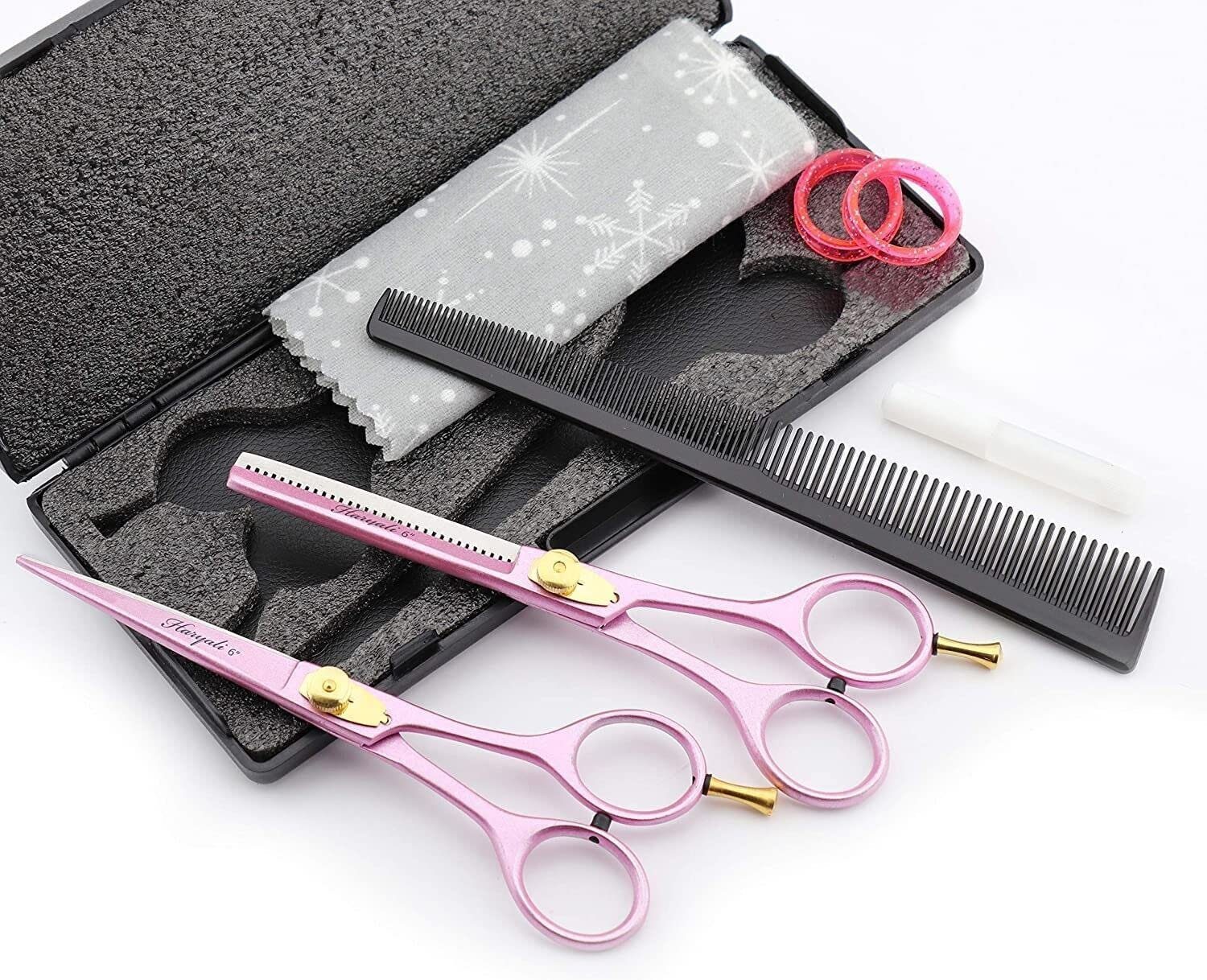 Haryali London Haarschere Professionelles Friseurscheren-Set, Haarschere und Effilierschere, (1 x Paar, 2-tlg., 1x Schneideschere, 1x Effilierschere, 1x Kamm, 1x Öl, 1x Tasche), verstellbar + Fingerauflage