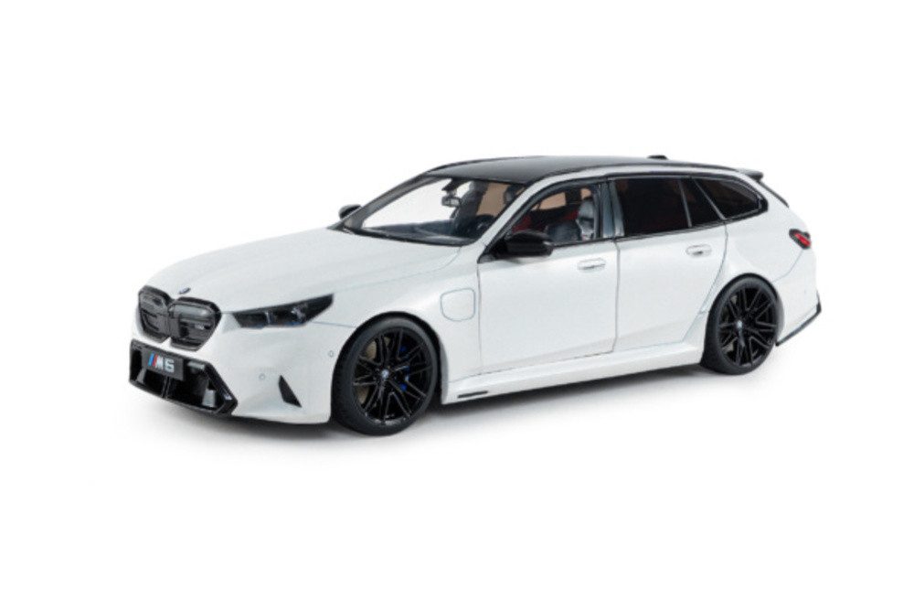 Solido Modellauto BMW M5 G99 Touring Kombi 2025 weiß metallic, Maßstab 1:18