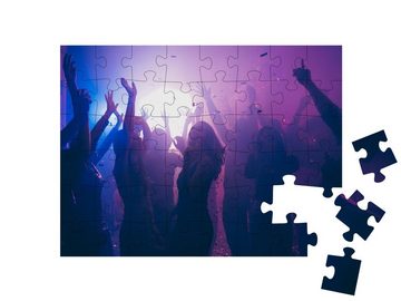 puzzleYOU Puzzle Party im Club, 48 Puzzleteile, puzzleYOU-Kollektionen Tanz, Menschen
