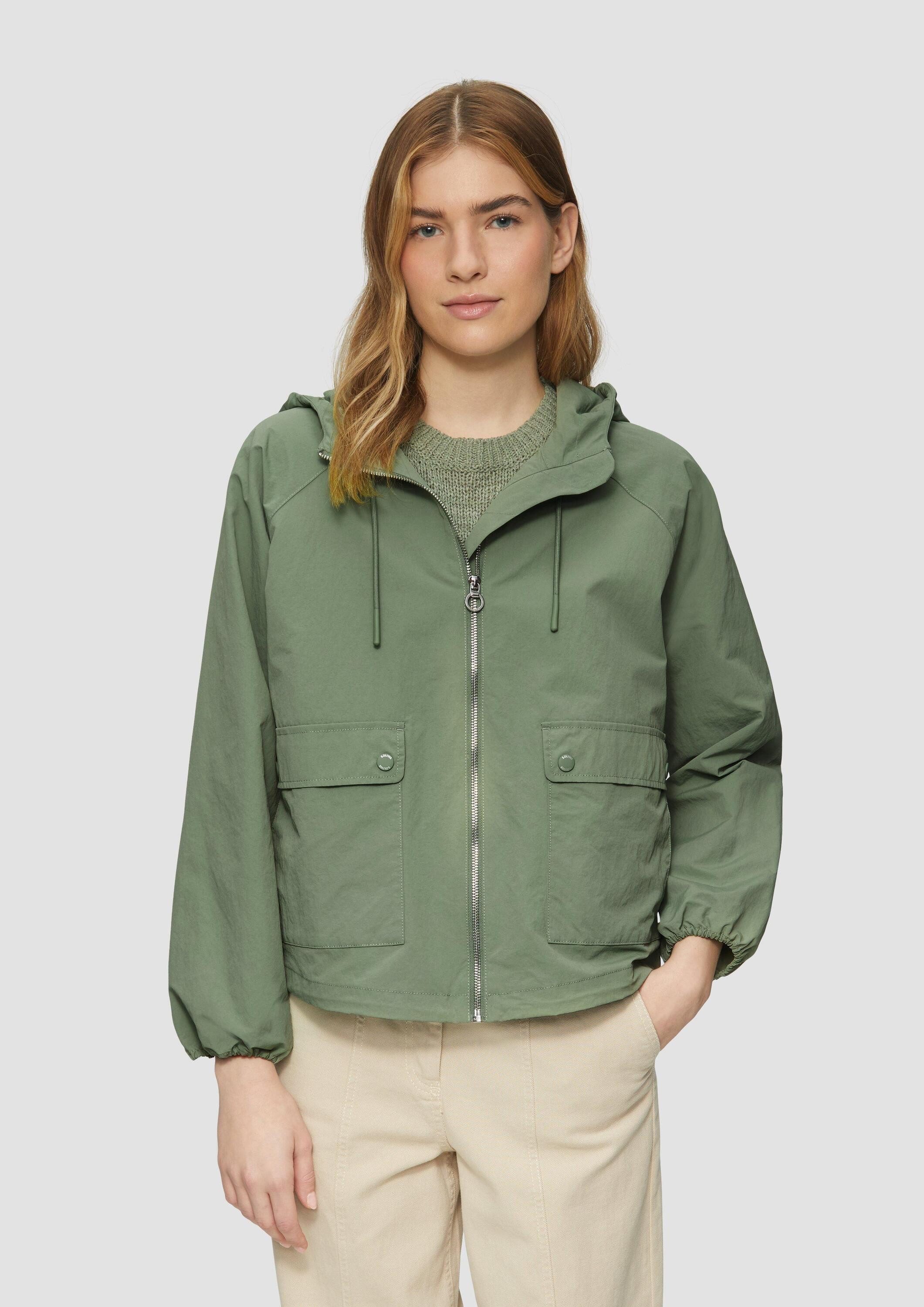 s.Oliver Funktionsjacke Outdoor-Jacke Leichte Outdoor-Jacke im Relaxed Fit mit Fledermausärmeln und Kapuze