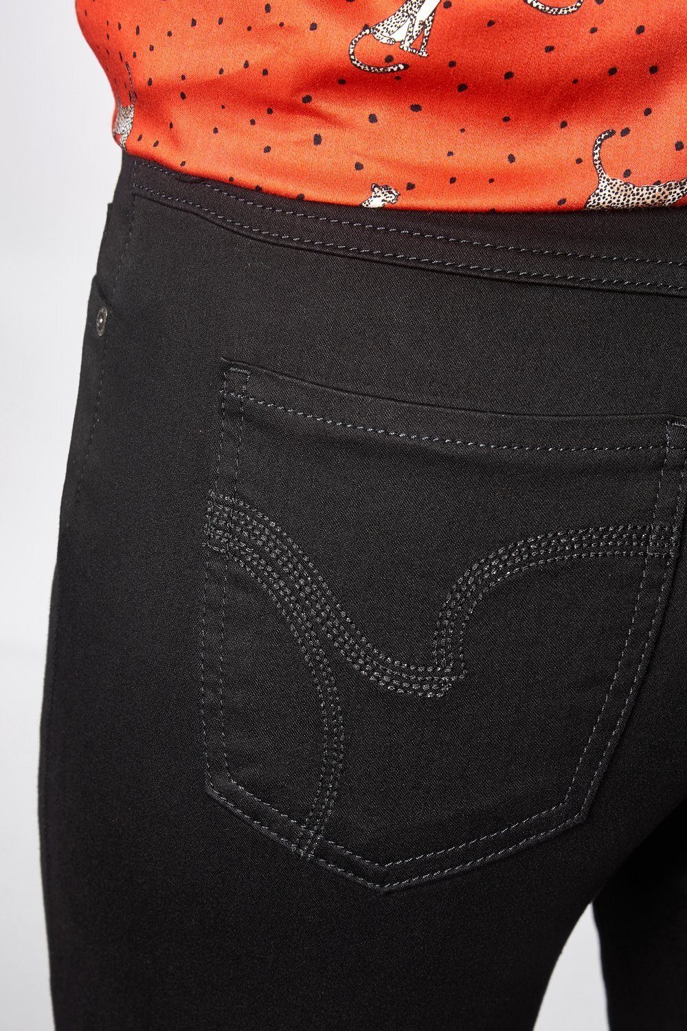 TONI 5-Pocket-Jeans Bauch Perfect - schwarz Shaping-Effekt 089 mit Po und an Shape