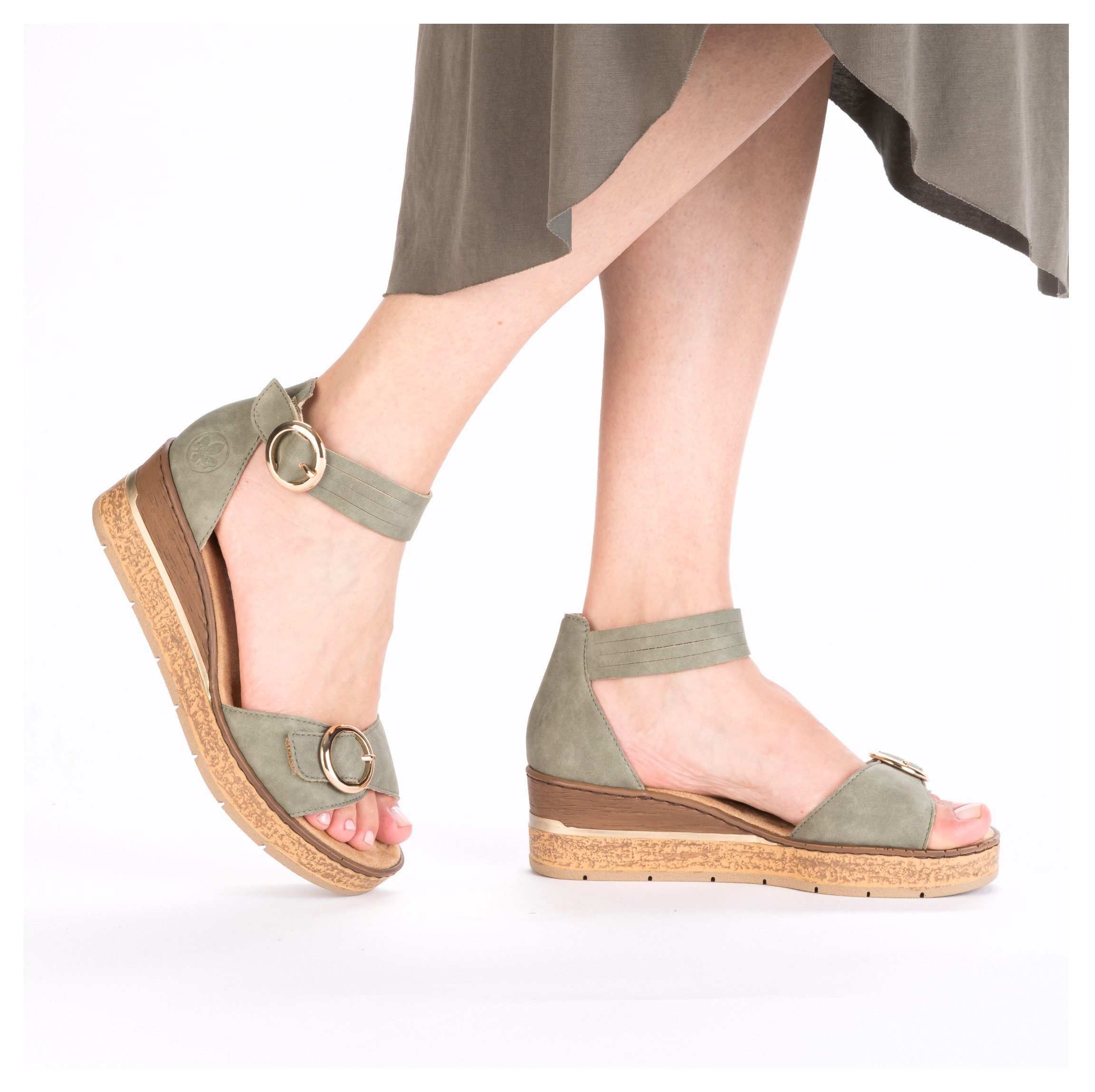 Rieker Keilsandalette Sommerschuh, Urlaubsschuh, Sandale mit trendy Fesselriemchen