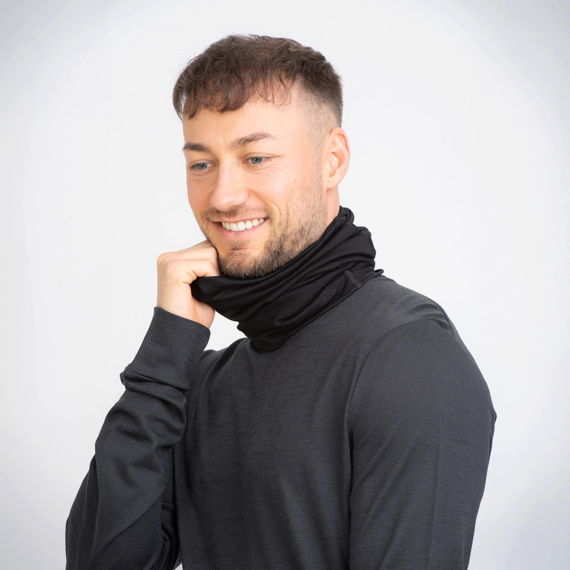 Tom Fyfe Schal TOM FYFE Merino Schlauchschal Unisex Schwarz / One Size – Bild 3 von 5