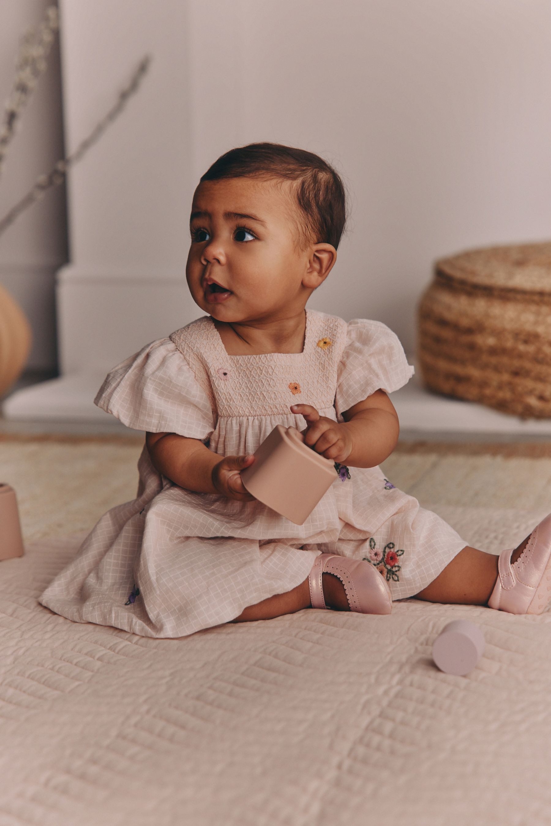 Blusenkleid Gesmoktes Baby-Kleid und Höschen im 2er-Set