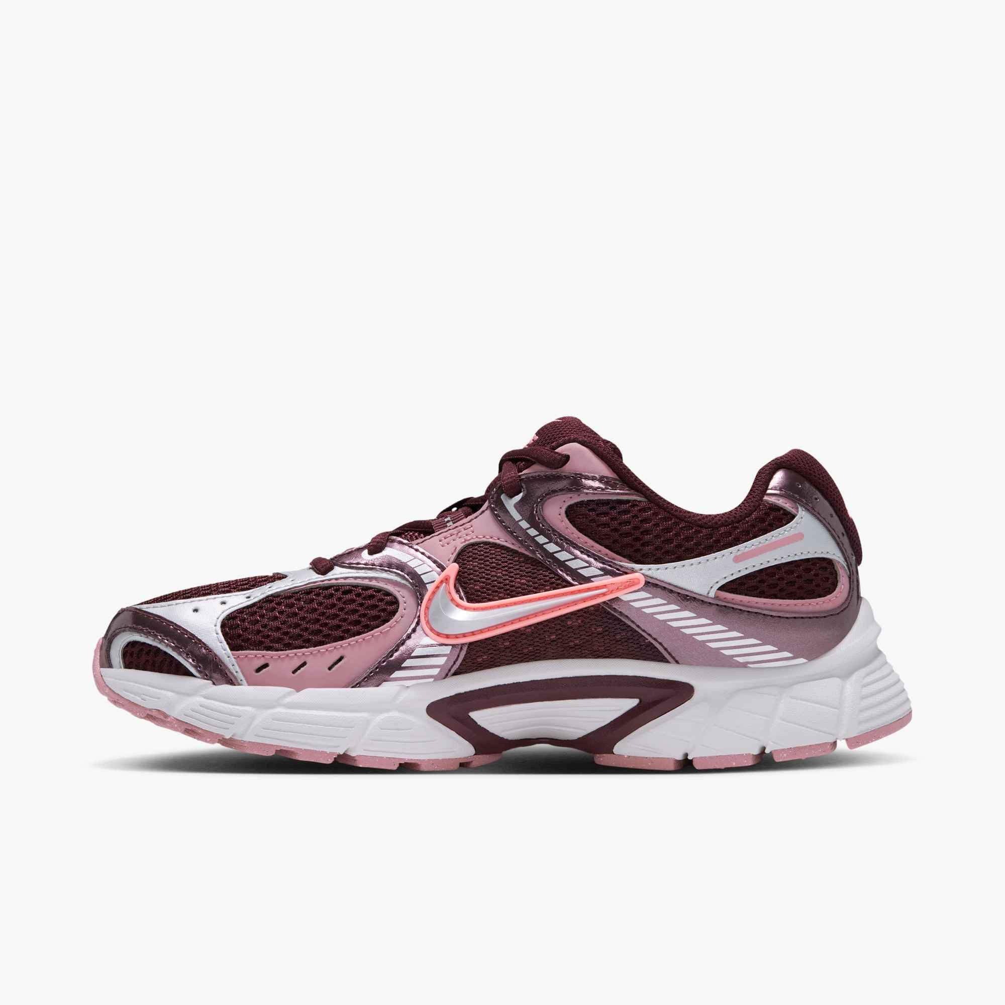 Nike Sportswear V5 RNR Sneaker inspiriert vom Design des Y2K Nike Vomero 5