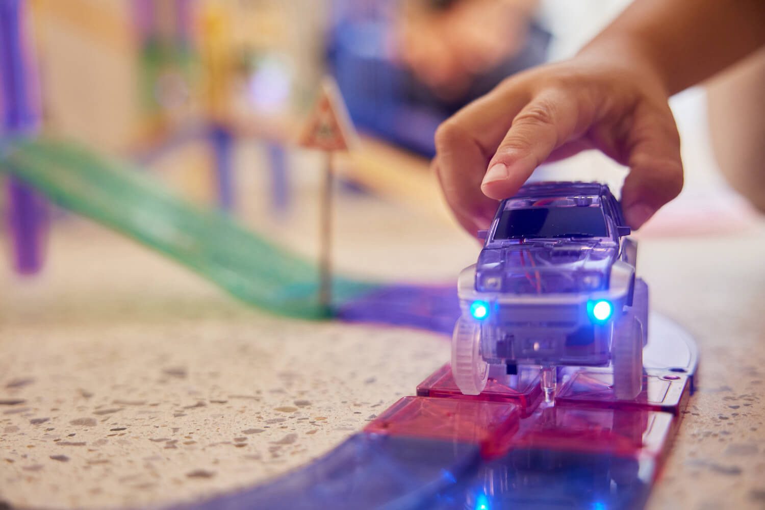 Cleverclixx Spielcenter Large Race Track Pastel / Autobahn-Bausatz - 80 Teile