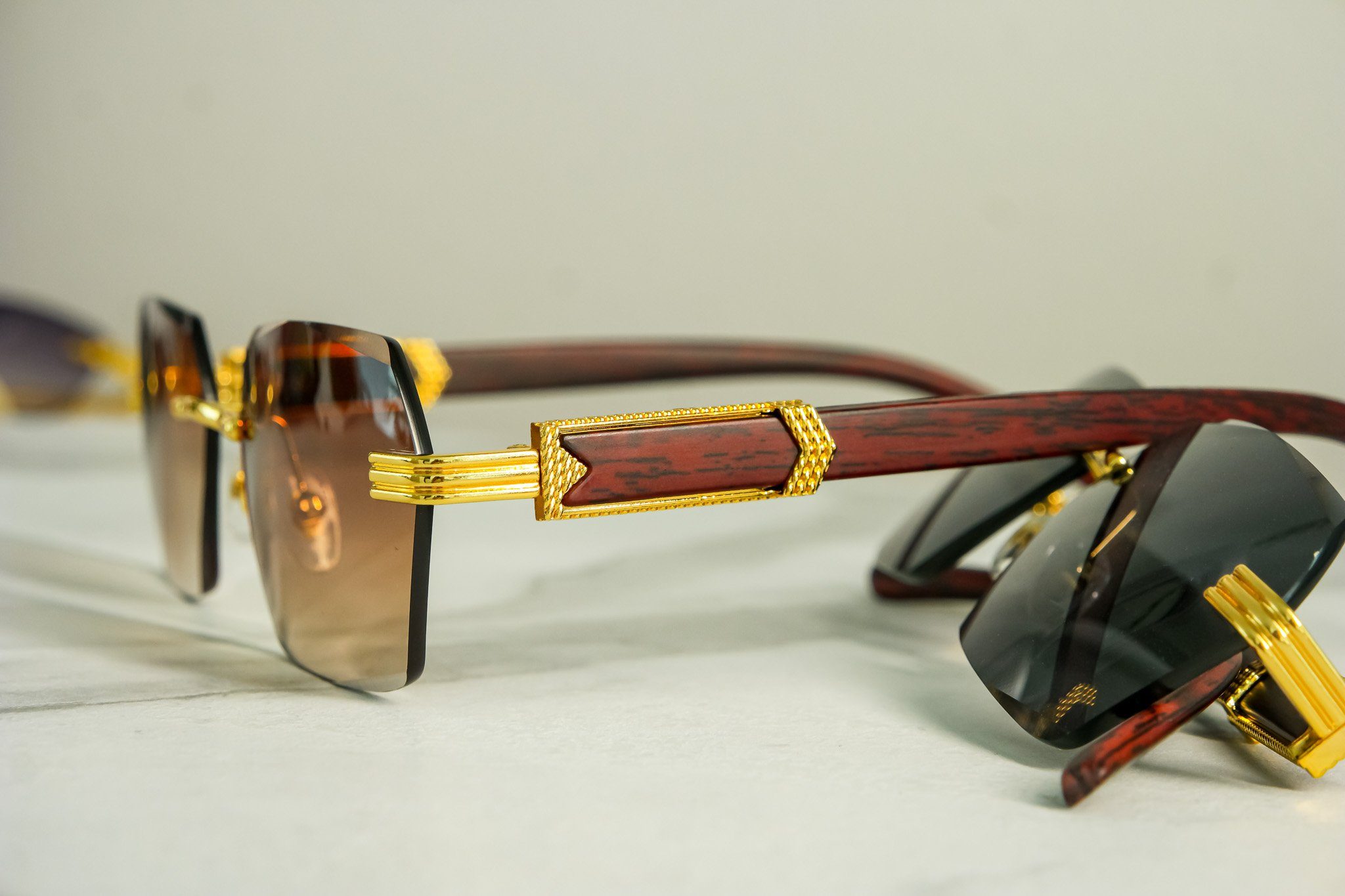 salazar.plus Sonnenbrille Randlos Rechteckig Unisex 2 Farben Rahmenlos Damen Herren Brille