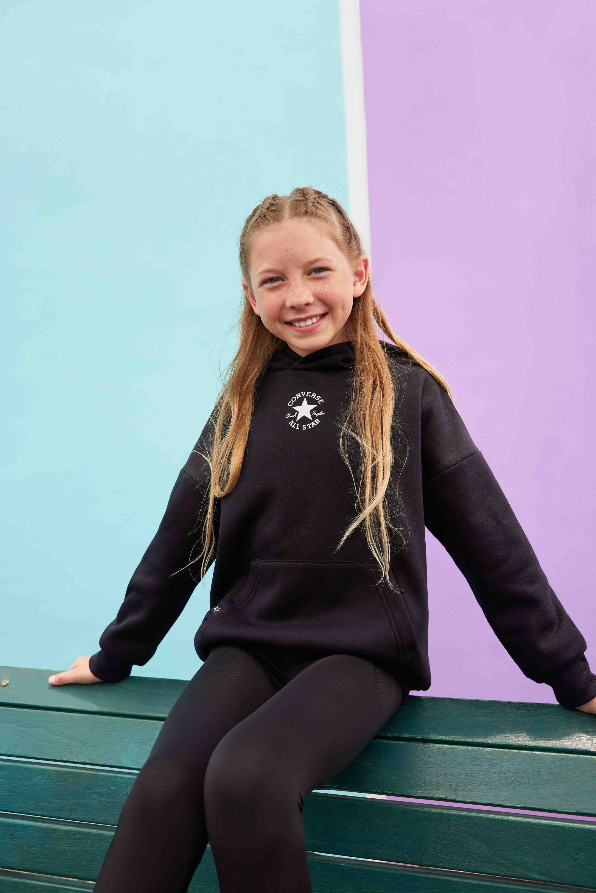 Converse Kapuzensweatshirt für Kinder mit Kapuze, elastischer Bund, vielseitige Größenwahl