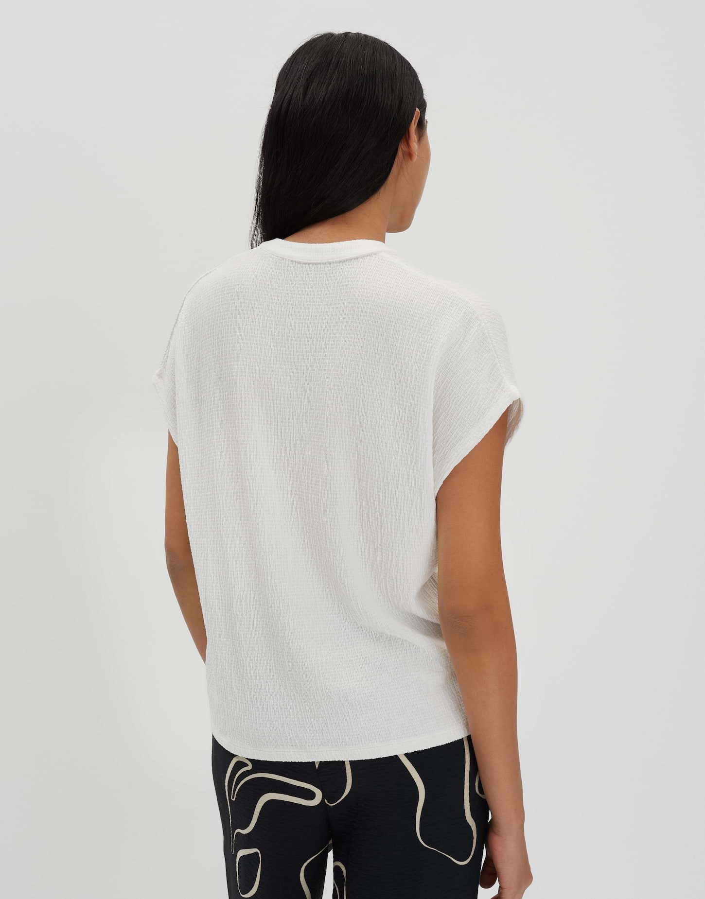 someday Kurzarmshirt KEDORA Regular aus leicht texturiertem Viskosemix