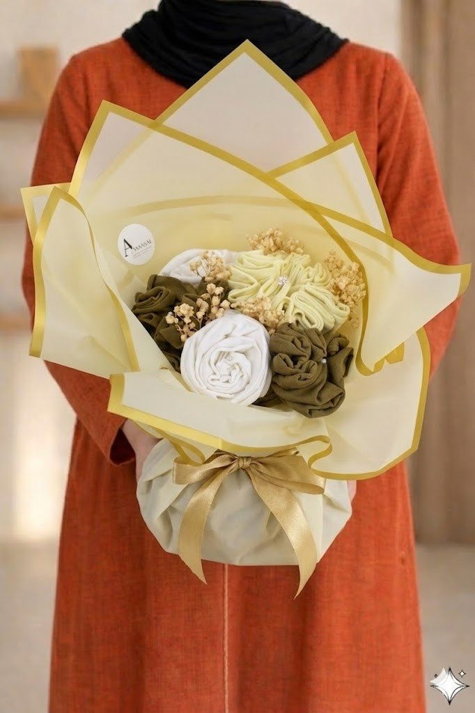 Aymasal Hijab Hijab Bouquet Strauss - Geschenkstrauß persönliches Geschenk Islam (Mehrteiliges Set, 3 Jersey Hijabs, 4 Hijab Nadeln, Bouquet Geschenkverpackung) Hijab Geschenkstrauß Jersey Kopftuch Set 3 Tücher Geschenkidee für Eid