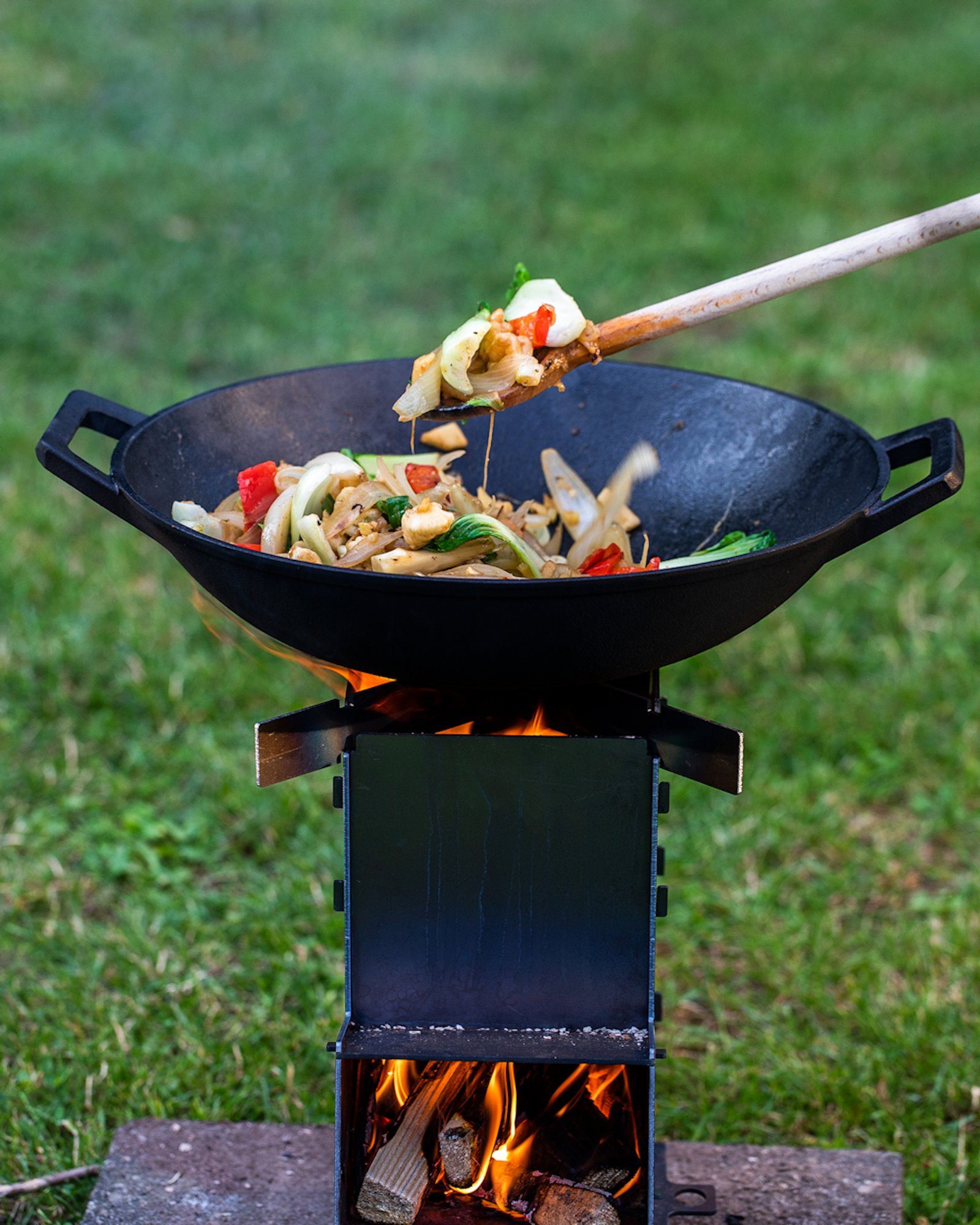 BBQ-Toro Wok Gusseisen Wokpfanne Ø 35,5 cm, bereits eingebrannt, Gusspfanne, Pfanne, Gusseisen