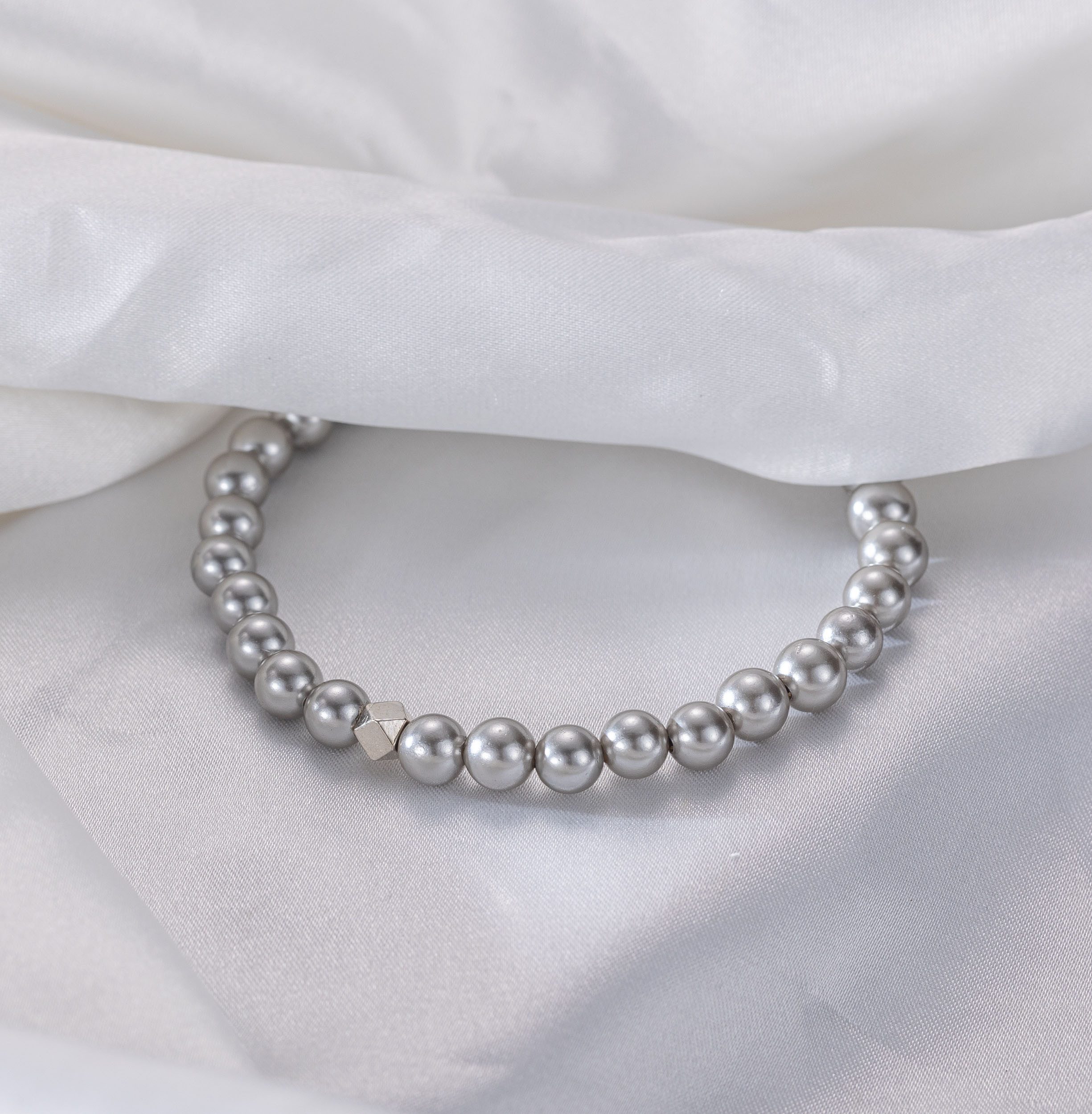 Firetti Perlenarmband Schmuck Geschenk Edelstahl Armschmuck Armkette Rondell, mit Muschelperle