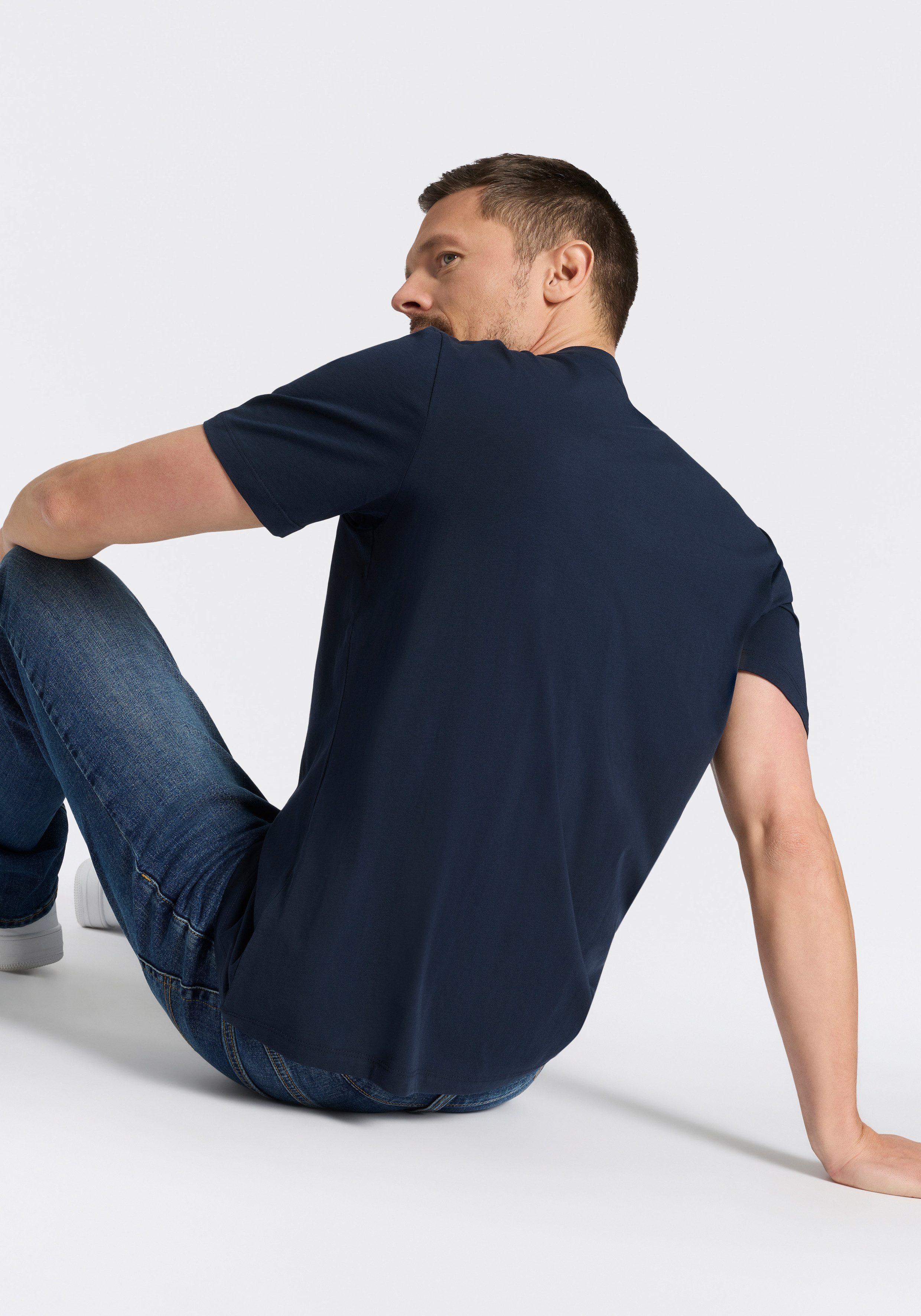 HUGO T-Shirt Dero Rundhalsausschnitt, Regular Fit, Basic Must Have – Bild 4 von 5