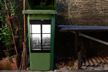 MuchoWow Wandsticker Blick auf den Eiffelturm und Paris - schwarz-weiß (1 St), Mülleimer-aufkleber, Mülltonne, Sticker, Container, Abfalbehälter