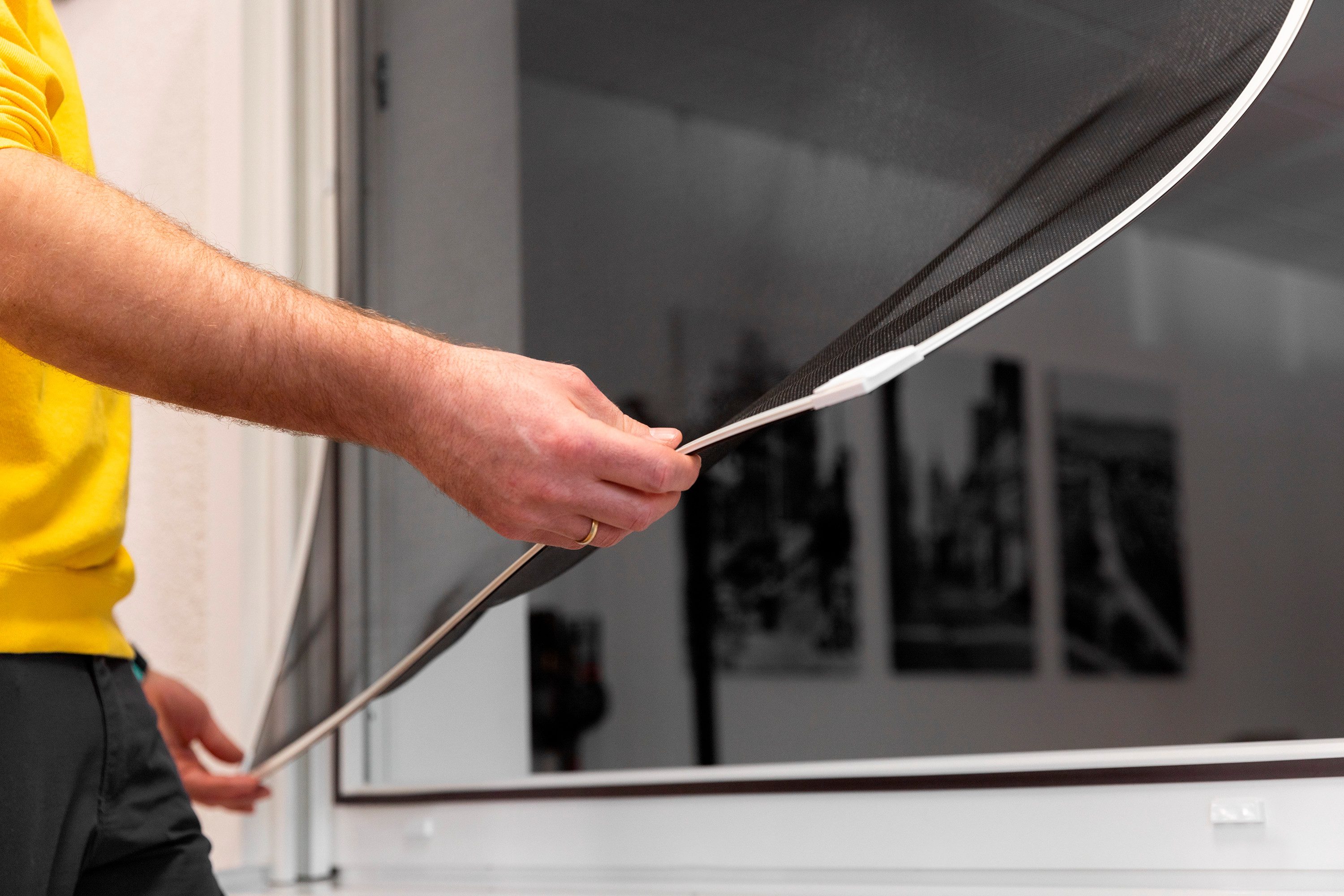 SCHELLENBERG Insektenschutz-Fensterrahmen ohne bohren, Magnetrahmen mit Fiberglasgewebe, (Set, 1-St), Fliegengitter kürzbar, 130 x 150 cm, anthrazit und weiß – Bild 5 von 5