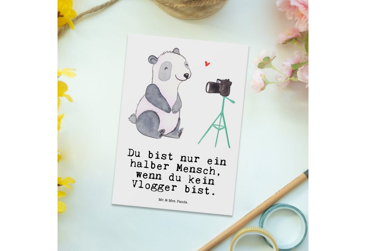 Thumbnail - Mr. & Mrs. Panda Postkarte Vlogger Herz - Weiß - Geschenk, Einladung, Firma, Kollege, Rente, Ein, Glücksmomente teilen