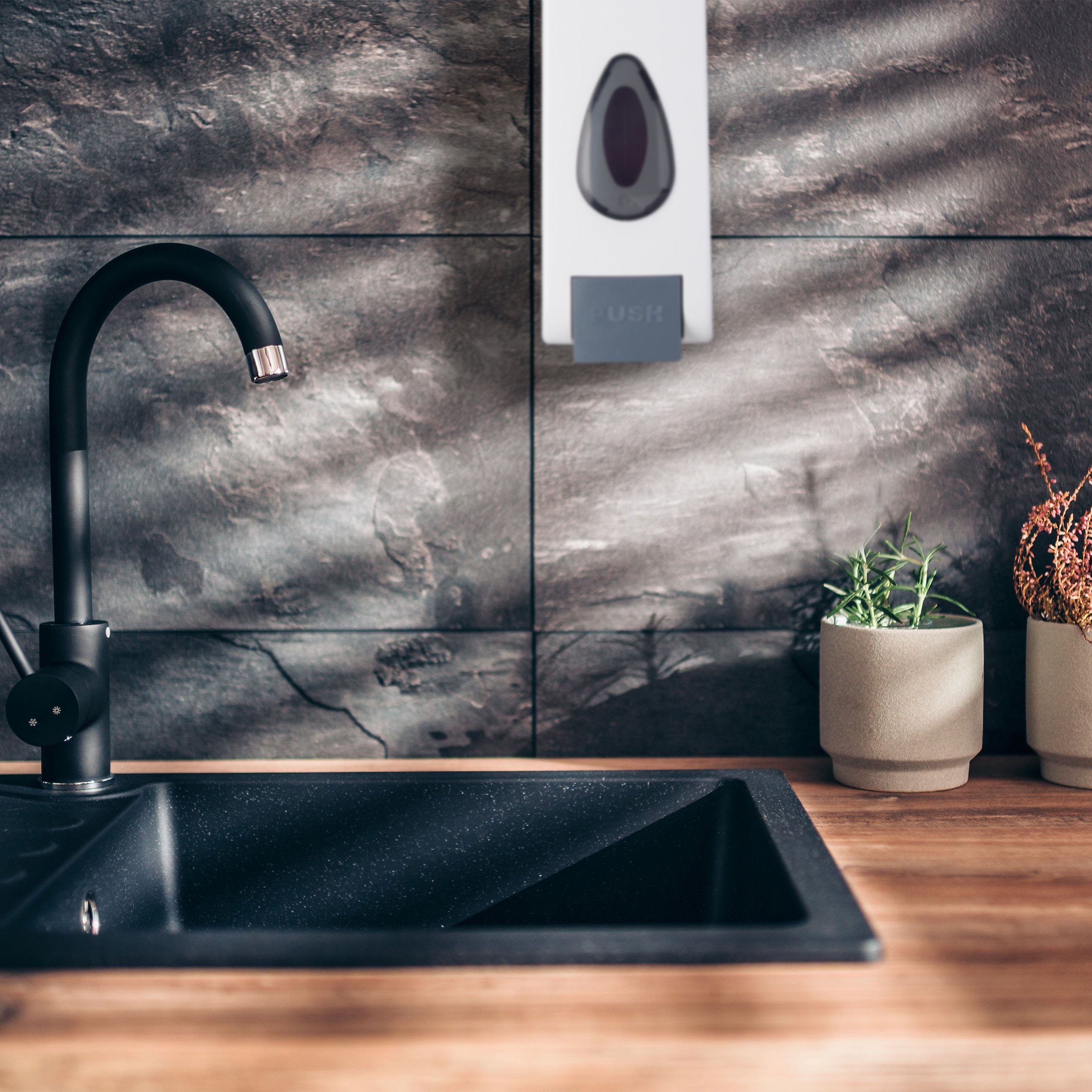 relaxdays Seifenspender 4 x Wandseifenspender