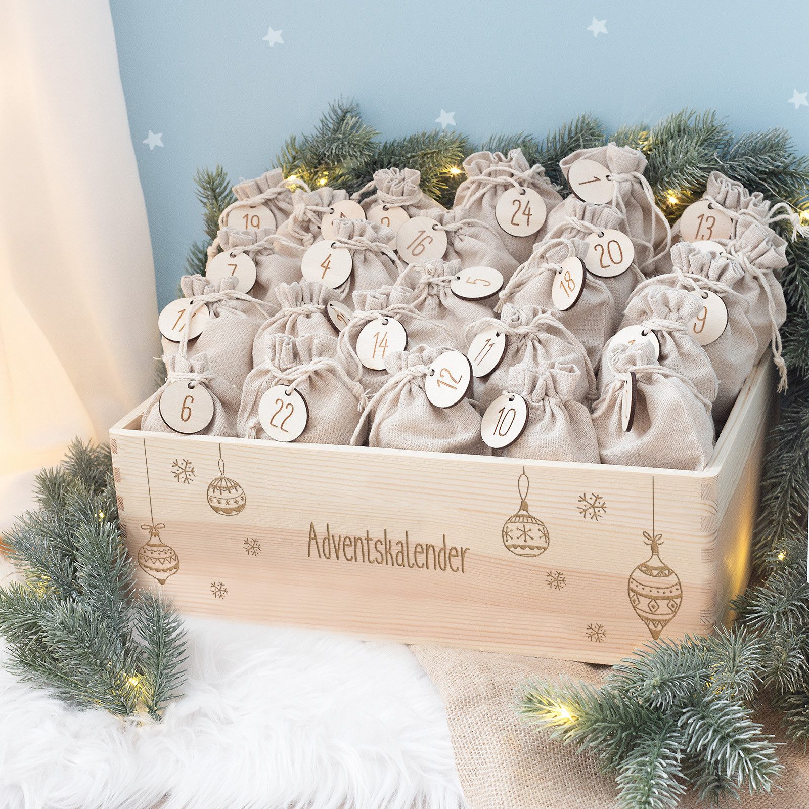 hellomini befüllbarer Adventskalender Adventskiste Weihnachtskugeln Gravur – Adventskalender aus Holz