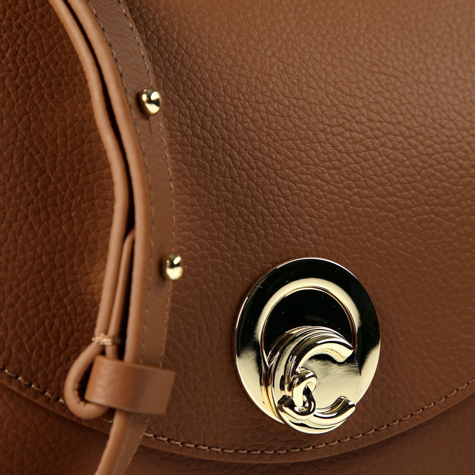 COCCINELLE Schultertasche Nikla, Leder
