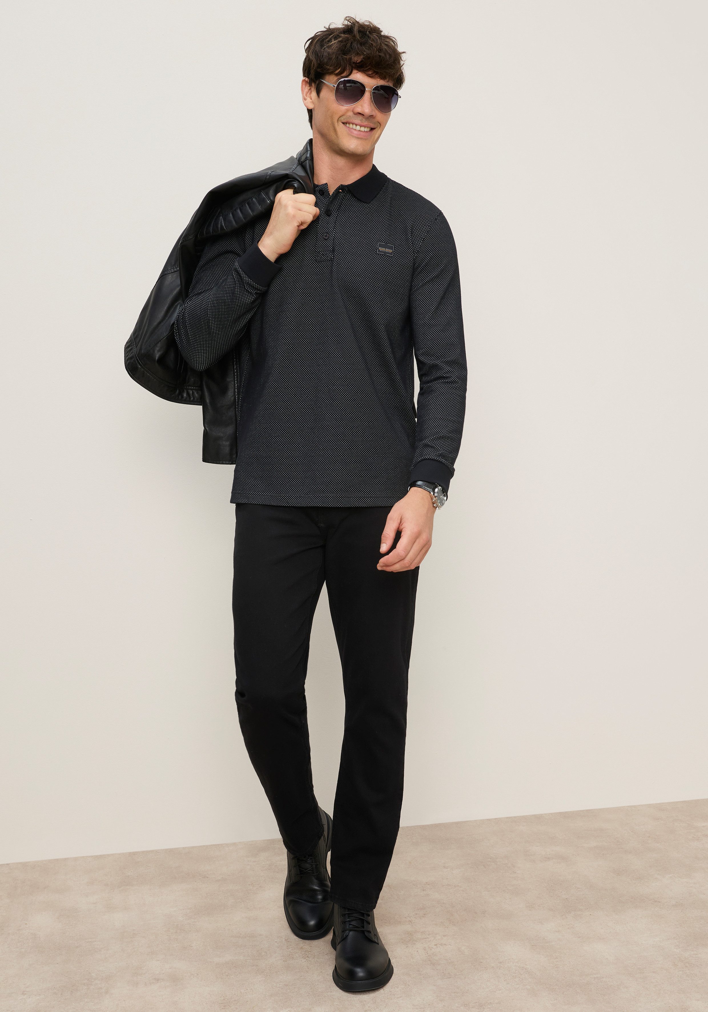 Zum Outfit 4