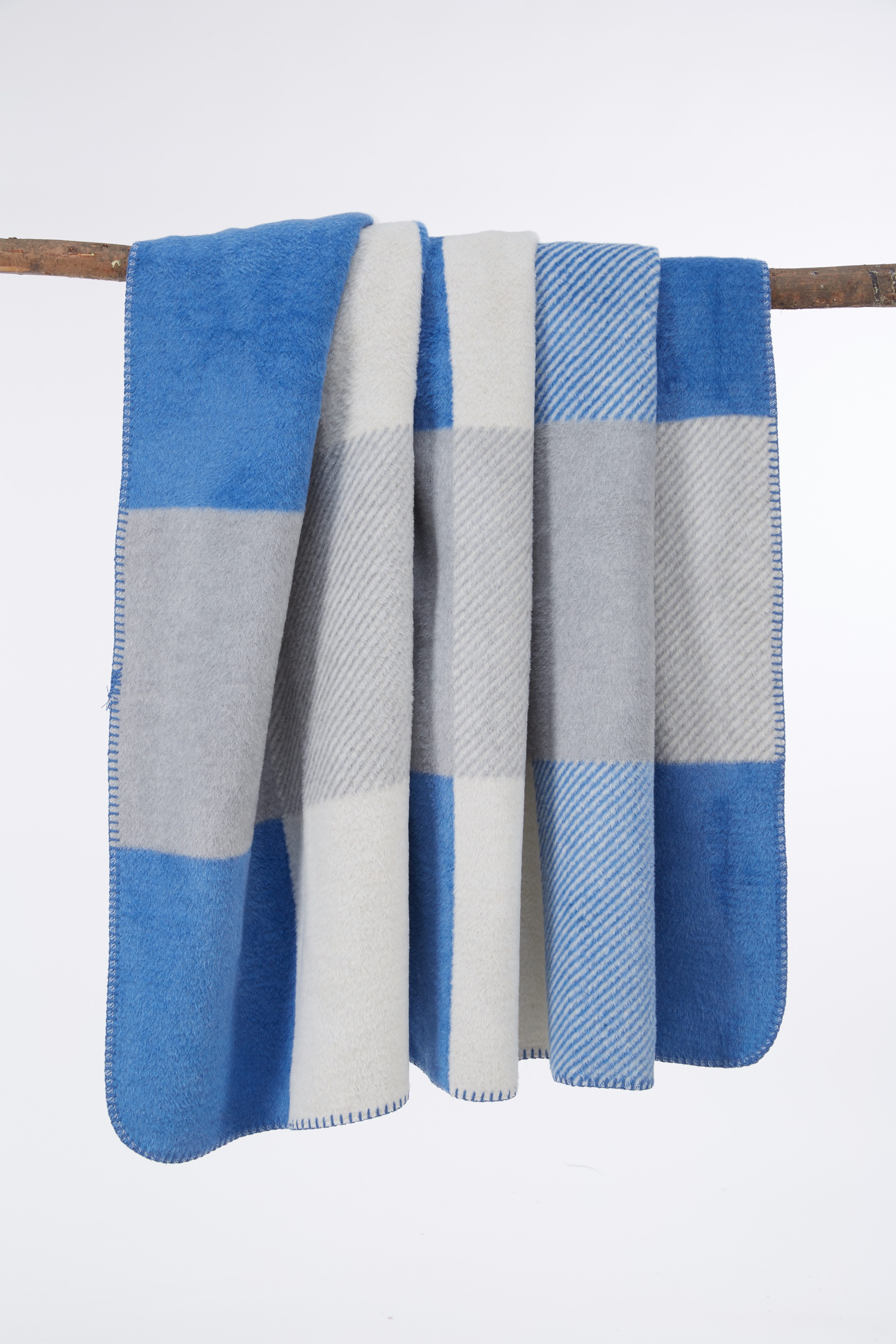 Wohndecke Wohndecke - 4 Jahreszeiten -160x200 cm / Sofadecke / Schlafdecke, livessa, Soft-Touch-Gefühl / 50% Baumwolle, 45% Acryl, 5% Polyester / 1650g