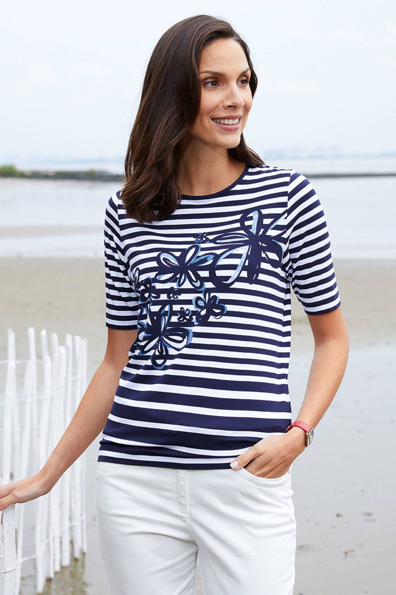 Rabe Rundhalsshirt im Streifen-Design und mit floralem Muster günstig online kaufen