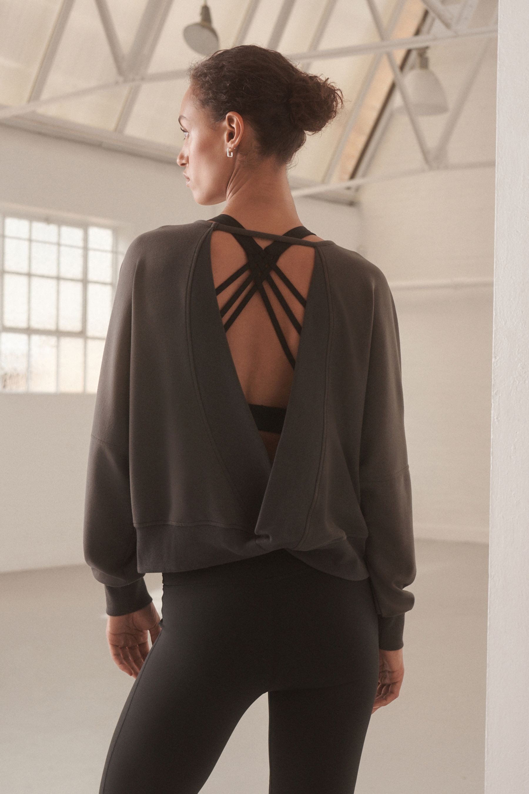 Next Sweater Premium-Sweatshirt mit offenem Rücken (1-tlg) günstig online kaufen